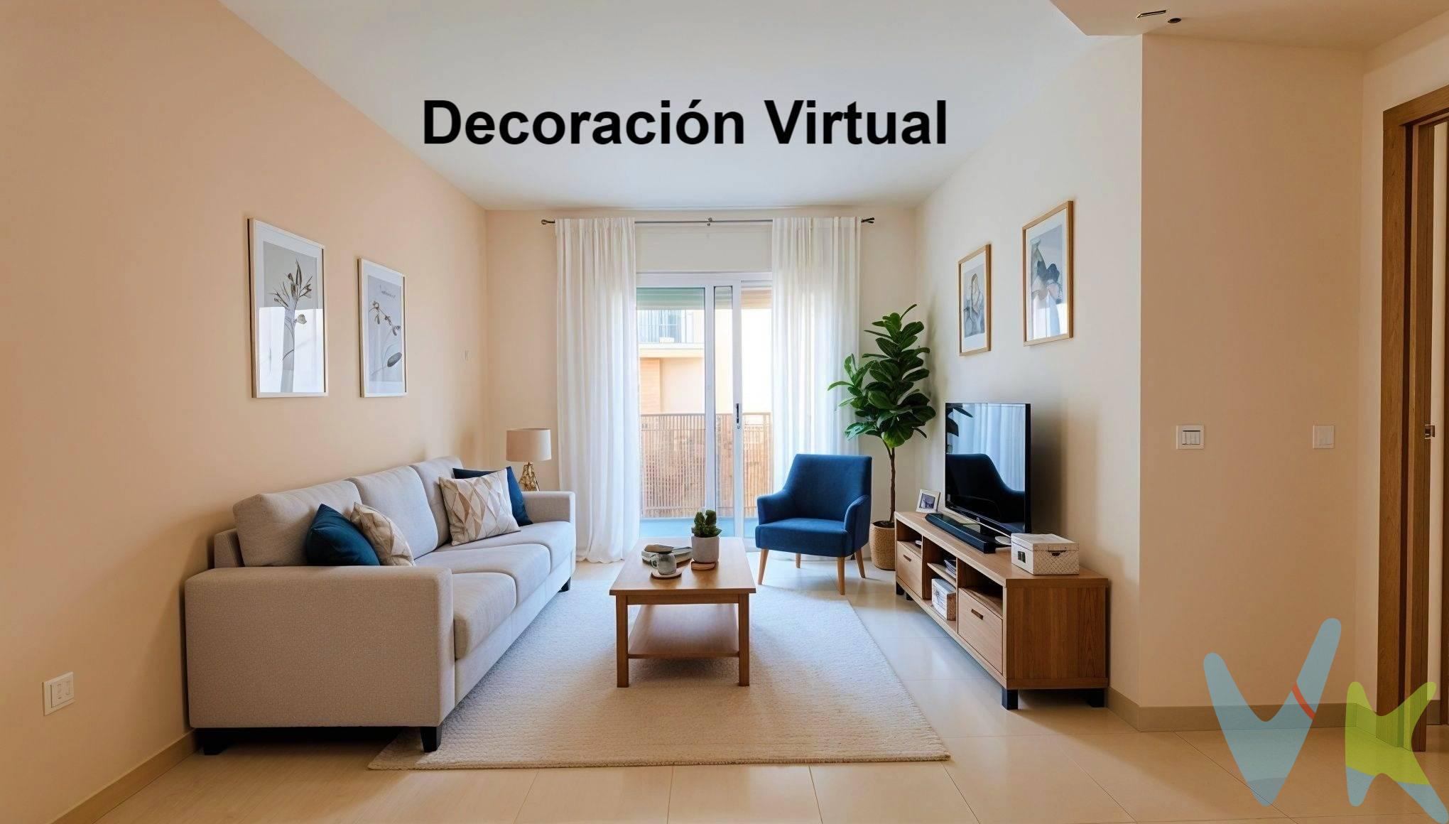 PISO EXTERIOR CON PARKING PARA COCHE PEQUEÑO. Les presentamos en exclusiva esta vivienda de 80 m² construidos en una céntrica y a la vez tranquila zona de la ciudad, a pocos metros del Passeig Sunyer y con todos los servicios a su alcance: universidades, supermercados, farmacias, gimnasios, transporte público.. La vivienda se encuentra ubicada en una bonita y cuidada comunidad en un bloque construido en 2001 y dispone de la siguiente distribución y equipamiento:. - Luminoso comedor con salida a balcón. - Amplia cocina con gran espacio de almacenamiento. - 3 dormitorios totalmente exteriores (1 doble y 2 individuales). - 2 baños completos equipados con bañera. - Aire acondicionado con bomba de calor por sistema de conductos. - Cerramientos de aluminio. - Suelos de gres. Además de todo ello, el inmueble dispone de una plaza de parking para coche pequeño, incluida en el precio. Al encontrarse en una calle semipeatonal, la vivienda dispone del privliegio de ubicarse en una calle con muy poco tráfico y alejada del murmullo, y aún así encontrarse en el centro de la ciudad. . Sin duda una vivienda que no pueden dejar escapar, contáctennos para realizar una visita y les atenderemos encantados.