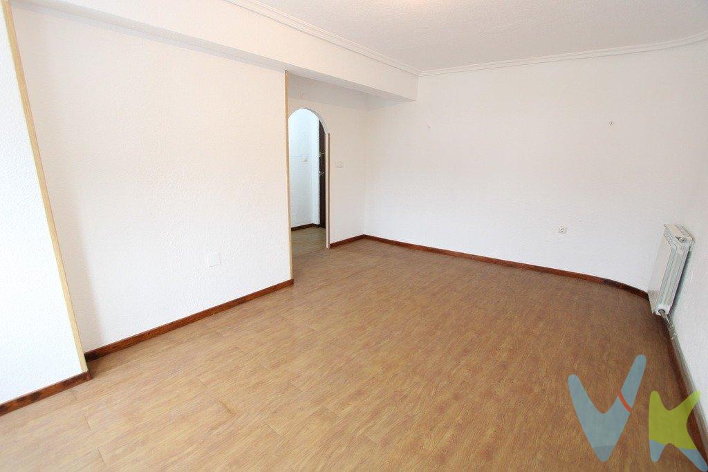 Piso de 3 dormitorios con calefacción y ventanas nuevas.  La vivienda esta semireformada, con ventanas, suelos y calefaccion nuevos.  Es un piso totalmente exterior y con vistas despejadas. Esta distribuido en un amplio salón , cocina (no instalada), 3 dormitorios y un cuarto de baño.  .  En definitiva un buen  piso con muchas posibilidades, ubicado en la mejor zona de Los Corrales, junto a la Avda. de Cantabria y por tanto junto a todo tipo de servicios.  .  Gastos de transacción;.  La compra de la vivienda esta gravada por el impuesto de transmisiones patrimoniales (tipo general 8/10%). El asquirente asumira tambien el coste de la escritura y de su inscripcion en el Registro de la Propiedad. Sin gastos de inmobiliaria para el comprador.  Cedula de habitabilidad solicitada y pendiente de despacho. Cédula de habitabilidad solicitada y pendiente de despacho.