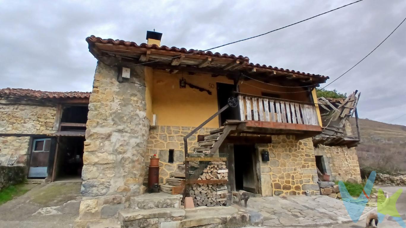 Te presentamos esta vivienda para reformar situada en Santotis, capital del municipio de Tudanca, pueblo declarado conjunto histórico-artístico nacional en 1983. Este municipio está enclavado en el valle del Nansa, un entorno natural de gran belleza, alejado del ruido y la contaminación, ideal para desconectar, descansar y disfrutar de sus ríos y montañas. En el punto de partida perfecto para tus rutas y excursiones, en una zona rica en ríos y bosques de robles y abedules.La Casona de Tudanca es un museo-biblioteca que se encuentra situado en la localidad. Este edificio fue la vivienda habitual de Jose María de Cossío.A unos 20km de distancia de San Sebastian de Garabandal, lugar de peregrinación de carácter religioso por sus apariciones espirituales de la Virgen María.Esta casa adosada es, sin lugar a dudas, una excelente inversión tanto para quienes buscan un hogar permanente como para aquellos que desean una propiedad vacacional. No pierda la oportunidad de visitar y experimentar la atmósfera única que ofrece esta propiedad y las múltiples posibilidades que ofrece.Concertar una visita a esta casa es el primer paso para descubrir las maravillas que esconde Tudanca. Aproveche esta oportunidad única y venga a conocer personalmente esta propiedad.