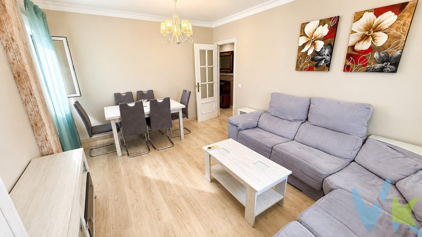 ¡Fantástico piso con azotea privada en Sor Ángela de la Cruz!. Si buscas una vivienda cómoda, luminosa y lista para entrar a vivir y cercano al centro, esta es una excelente oportunidad. La vivienda, ubicada en una primera planta sin ascensor, cuenta con una distribución muy funcional. Dispone de un amplio salón-comedor, una cocina completamente equipada, tres dormitorios, destacando dos de ellos por sus armarios empotrados, un práctico vestidor y un baño completo con moderna placa de ducha. Uno de sus grandes atractivos es su azotea privada, de aproximadamente 36 m², un espacio ideal para disfrutar del aire libre y crear tu propia zona de relax. Además, dispone de un trastero, aportando un valioso espacio de almacenamiento. Su excelente ubicación, en una zona consolidada y con todos los servicios al alcance (colegios, supermercados, comercios, transporte público y zonas de ocio), la convierte en una opción perfecta tanto como vivienda habitual como inversión. No dejes pasar esta oportunidad. ¡Ven a visitarlo y descubre todo lo que este piso puede ofrecerte!. Precioso PISO en PRIMERA PLANTA de 86 m² construidos (65 m² útiles) que consta de 3 dormitorios, salón-comedor, cocina, baño y vestidor. Además, cuenta con una zona privada en la azotea del edificio, donde también encontramos un práctico trastero. ¡VEN A VISTARLO! Este puede ser su nuevo hogar. En cumplimiento de las obligaciones de información previstas en la Ley 10/2025, de 28 de diciembre, de servicios de atención a la clientela y transparencia, así como en la normativa sectorial vigente, se hace constar que el precio indicado no incluye los gastos e impuestos inherentes a la adquisición, los cuales se desglosan a continuación:. • Impuesto sobre Transmisiones Patrimoniales (ITP): Se aplicará el tipo impositivo vigente en la Comunidad Autónoma de Andalucía (generalmente el 7% , sin perjuicio de tipos reducidos del 3,5% o 6% aplicables según las circunstancias personales del comprador o las características del inmueble). El impuesto se devenga sobre el Valor de Referencia de Catastro o el precio de venta, aquel que resulte superior. • Gastos de Notaría: Los honorarios notariales se calcularán conforme al arancel oficial regulado en el Anexo I, del Real Decreto 1426/1989, de 17 de noviembre, por el que se aprueba el arancel Notarial. (Cálculo aproximado: 1.500 €, de los que la parte vendedora abonará el coste de la Escritura matriz y la parte compradora, las copias). Más información: https://www.boe.es/buscar/act.php?id=BOE-A-1989-28111. • Gastos de Registro: La inscripción en el Registro de la Propiedad se facturará según el arancel oficial establecido en el ANEXO I, del Real Decreto 1427/1989, de 17 de noviembre, por el que se aprueba el arancel Notarial. Más información: https://www.boe.es/eli/es/rd/1989/11/17/1427. • Financiación externa: En el caso de necesitar financiación, sumarán los gastos de la Entidad financiera (Gestoría, tasación, seguros,…). • Honorarios Agencia del Vendedor: incluidos en el PVP. • Honorarios Agencia del comprador: La agencia informa que los honorarios ascenderán a un 4% + IVA, sobre el valor de compra. Para una información exhaustiva sobre el funcionamiento, tipos impositivos y bonificaciones del ITP en Andalucía:. https://www.juntadeandalucia.es/organismos/economiahaciendayfondoseuropeos/areas/tributos-juego/tributos/paginas/impuestos-cedidos-transmisiones.html;. La agencia dispone de documentación e información adicional relativa al inmueble, que podrá ser solicitada por el consumidor. A su vez, disponemos del Documento Informativo Abreviado de la propiedad (Según Decreto 218/2005, del 11 de Octubre) y de Seguro de Caución, para la protección del dinero entregado como señal para la Reserva de una vivienda. La agencia efectúa una labor de intermediación, por lo que las condiciones finales de la compraventa quedas sujetas a la aceptación expresa de la parte vendedora y a la ulterior formalización del contrato. 