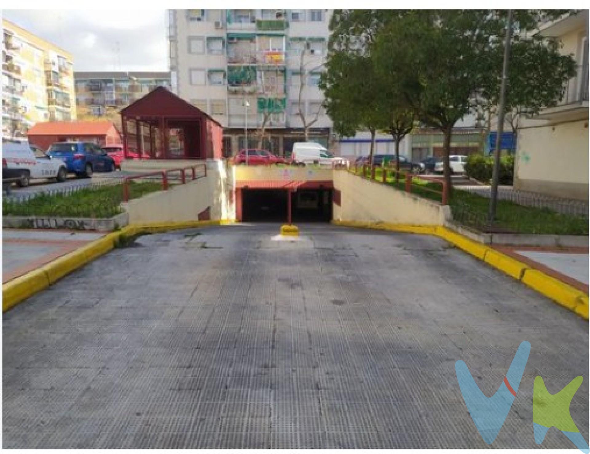 Plaza de garaje DE CONCESIÓN DEL AYUNTAMIENTO DE ALCORCÓN hasta julio de 2091, situada en el aparcamiento subterráneo de la Calle Cáceres 17. Está situada en la segunda planta del aparcamiento, sin ascensor.

POSIBILIDAD TAMBIÉN EN ALQUILER por 45 € mensuales.

El comprador tendrá un coste adicional de 500 euros más IVA sobre el precio publicado, por el servicio de gestión, asesoramiento y formalización del proceso de compra. Este importe no está incluido en el precio publicado en venta y será facturado al comprador.
