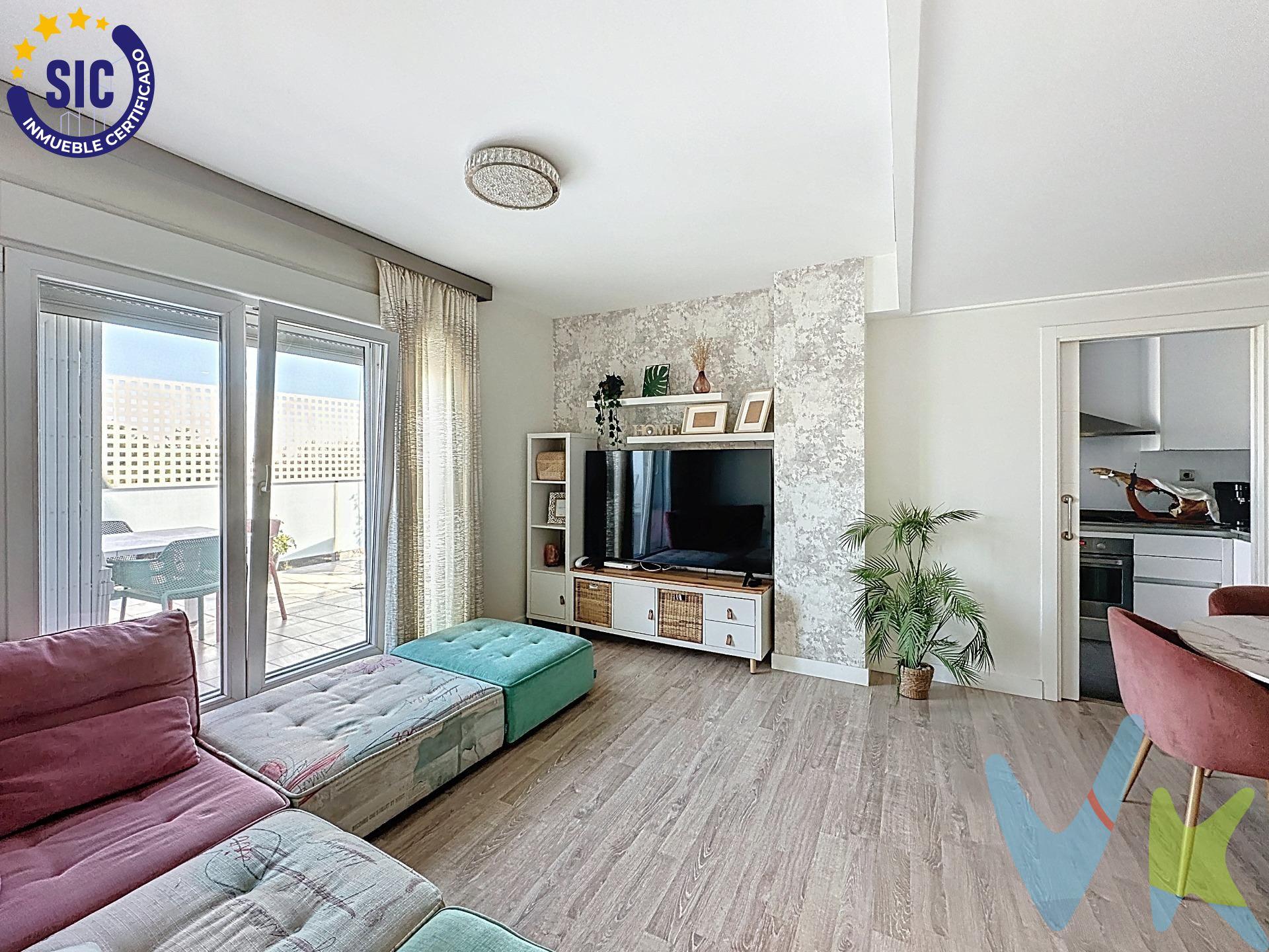 ¿Buscas un hogar donde el espacio exterior sea el protagonista sin renunciar al bienestar interior y a una ubicación inmejorable? Este impresionante ático en Massanassa es una oportunidad única que combina lujo, comodidad y cercanía a todo lo que necesitas. Ubicación Premium y Conectividad:. Situado estratégicamente para facilitarte el día a día:. Deporte y Vistas: Justo frente al Polideportivo Municipal, lo que garantiza vistas despejadas permanentes y una gran entrada de luz natural al no tener edificios altos que bloqueen el horizonte. Compras y Ocio: A solo 4 minutos andando de IKEA y de la zona comercial MN4. Conexión con Valencia: A tan solo 10 minutos en tren (estación cercana) o 10 minutos en coche del centro de la capital. Naturaleza y Mar: A 15 minutos de la Playa del Saler, para escapadas rápidas al Mediterráneo. Lo que hace especial a esta propiedad:. Vivienda Totalmente Exterior: Máxima luminosidad y ventilación natural en todas las estancias. Sin patios de luces. Terraza Privada de Ensueño: Espacio amplio y despejado con zona de barbacoa de obra, el lugar perfecto para tus cenas de verano y momentos de relax. Espacios Generosos: 3 dormitorios amplios y 2 baños completos con acabados de calidad. Extras de Alta Gama (Confort y Seguridad):. Tecnología en el hogar: Todas las persianas cuentan con sistema eléctrico, garantizando comodidad absoluta y un refuerzo en la seguridad. Climatización Integral: Calefacción centralizada por conductos en toda la casa para un confort homogéneo. Aislamiento de Máximo Nivel: Ventanales de doble cristal con cámara de aire para un aislamiento térmico y acústico total (ahorro energético garantizado). Almacenamiento y Parking: Incluye un trastero doble de gran capacidad y la opción de adquirir dos plazas de garaje en la misma finca. ¡No dejes escapar este ático único por ubicación y calidades! Contacta ahora para concertar una visita y déjate sorprender. VENTA:. PVP 339.000€.  Gastos e impuestos no incluidos en el precio. La compra conlleva impuestos y gastos de formalización para el comprador. A título orientativo se informa que en segundas transmisiones el  ITP  con carácter general en  Valencia  es del  10%, pudiendo existir otros tipos impositivos atendiendo a  las circunstancias  personales del comprador u otras circunstancias previstas legalmente. Base imponible del impuesto el mayor valor entre el precio de compraventa, la tasación o el valor de referencia catastral. En cuanto a los gastos de  notaría y registro, en su caso,  suelen oscilar aprox; entre 1,5% y 2,5% (aranceles variables según precio, n.º de copias y complejidad). El comprador elige notario. Si el comprador precisase de  hipoteca: tasación, condiciones y costes bancarios serán según entidad elegida por el comprador, así como los gastos de gestoría, y cualesquiera otros gastos inherentes a la formalización de la compraventa que legalmente correspondan a la parte compradora, salvo pacto expreso en contrario con el vendedor. El consumidor tiene,  conforme a la normativa vigente, a su disposición información y documentación adicional relativa al inmueble y condiciones de la compraventa, que podrá ser consultada en C/Joaquín Costa 4, bajo 46005 Valencia o urbe2@remax.es. Honorarios de mediación inmobiliaria a cargo del  COMPRADOR: (3% del precio final de venta más IVA (21%), salvo otro pacto.); y  de VENDEDOR (según acuerdo con el mismo). . Se informa al consumidor que la agencia actúa como intermediaria inmobiliaria en la operación, estando cualquier eventual compraventa y sus condiciones sujeta a la aceptación expresa del propietario-vendedor y a la posterior formalización del correspondiente contrato.