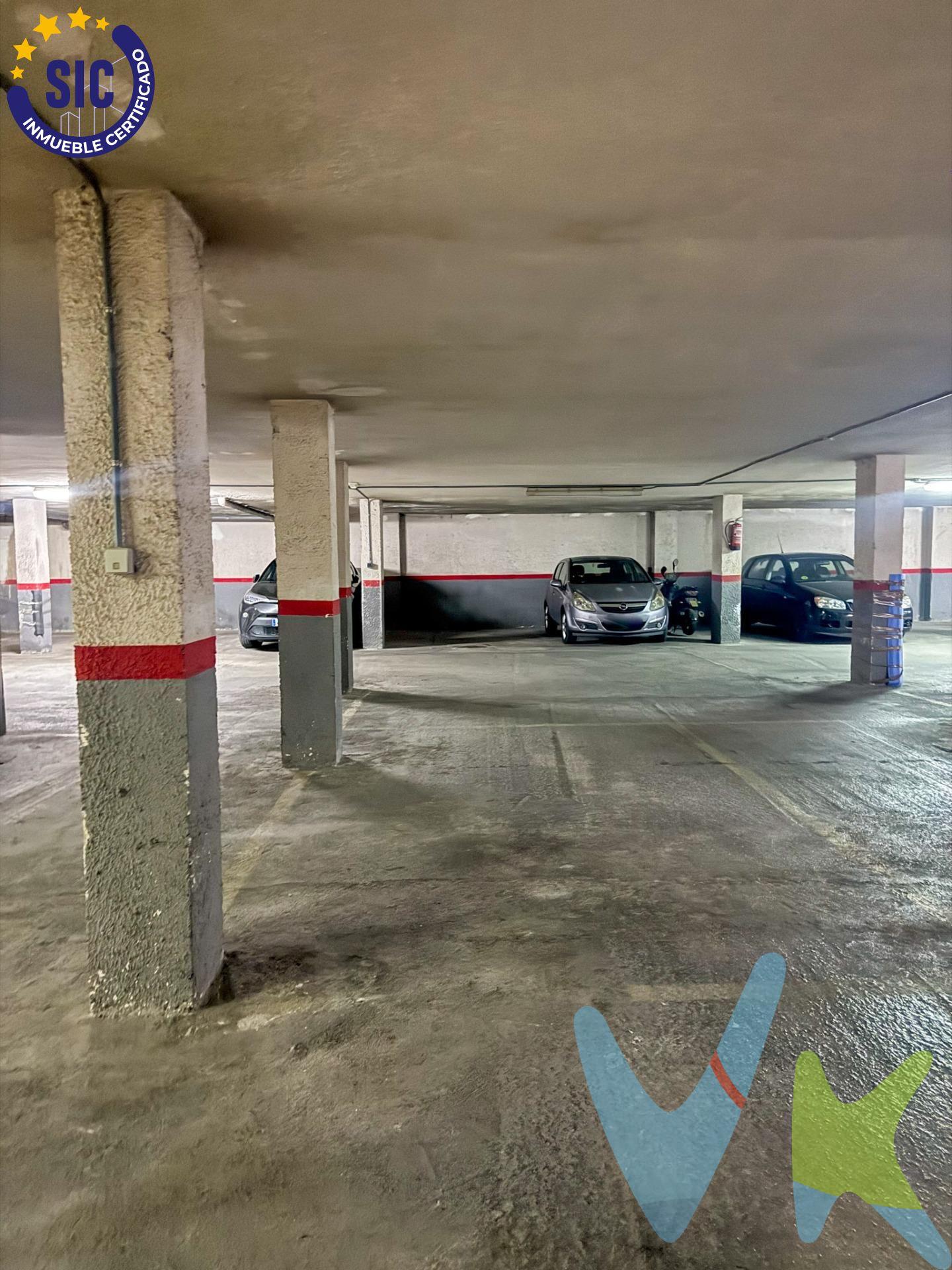 ¿Cansado de dar vueltas sin fin buscando aparcamiento en Burjassot? . ¡Tenemos la respuesta a tus problemas! Presentamos una magnífica plaza de garaje de 12,35 m² ubicada en la calle Escalante 21. Aquí, tu vehículo no solo estará a salvo de las inclemencias del tiempo y de posibles daños, sino que también te ofrecerá la comodidad de aparcar de manera rápida y sin complicaciones, transformando el estrés diario en una tarea sencilla. La estratégica ubicación de esta plaza es, sin duda, uno de sus mayores atractivos. Situada en una zona de Burjassot con una altísima demanda de aparcamiento, te garantiza un acceso directo e inmediato a las principales vías de comunicación de la localidad y sus alrededores. Esto la convierte no solo en una solución práctica para tu día a día, sino en una inversión excepcionalmente inteligente y rentable en el tiempo, asegurando su valor y potencial de revalorización. Imagina la incomparable sensación de tranquilidad al regresar a casa, sabiendo que tu plaza de aparcamiento te espera, siempre disponible y segura. Olvídate de los minutos perdidos y la frustración que conlleva la búsqueda de un lugar libre; con esta plaza, ahorrarás un tiempo precioso que podrás dedicar a lo que realmente importa. Además, su proximidad a una amplia variedad de servicios y comercios, como supermercados, tiendas locales, centros de ocio y una excelente red de transporte público, la posiciona como la opción más práctica, segura y eficiente para tu vehículo en Burjassot. ¡No dejes pasar la oportunidad de mejorar tu calidad de vida y la de tu coche!. VENTA:. PVP 12.000€.  Gastos e impuestos no incluidos en el precio. La compra conlleva impuestos y gastos de formalización para el comprador. A título orientativo se informa que en segundas transmisiones el  ITP  con carácter general en  Valencia  es del  10%, pudiendo existir otros tipos impositivos atendiendo a  las circunstancias  personales del comprador u otras circunstancias previstas legalmente. Base imponible del impuesto el mayor valor entre el precio de compraventa, la tasación o el valor de referencia catastral. En cuanto a los gastos de  notaría y registro, en su caso,  suelen oscilar aprox; entre 1,5% y 2,5% (aranceles variables según precio, n.º de copias y complejidad). El comprador elige notario. Si el comprador precisase de  hipoteca: tasación, condiciones y costes bancarios serán según entidad elegida por el comprador, así como los gastos de gestoría, y cualesquiera otros gastos inherentes a la formalización de la compraventa que legalmente correspondan a la parte compradora, salvo pacto expreso en contrario con el vendedor. El consumidor tiene,  conforme a la normativa vigente, a su disposición información y documentación adicional relativa al inmueble y condiciones de la compraventa, que podrá ser consultada en C/Joaquín Costa 4, bajo 46005 Valencia o urbe2@remax.es. Honorarios de mediación inmobiliaria a cargo del  COMPRADOR: (3% del precio final de venta más IVA (21%), salvo otro pacto.); y  de VENDEDOR (según acuerdo con el mismo). . Se informa al consumidor que la agencia actúa como intermediaria inmobiliaria en la operación, estando cualquier eventual compraventa y sus condiciones sujeta a la aceptación expresa del propietario-vendedor y a la posterior formalización del correspondiente contrato.