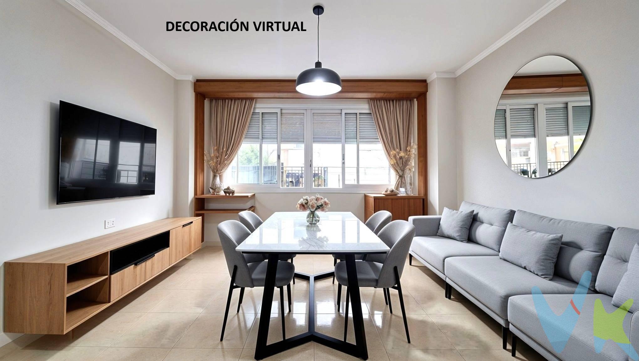 3 AMPLIOS DORMITORIOS Y LISTO PARA ENTRAR A VIVIR. Les presentamos, en exclusiva, esta vivienda situada en Reus de 77m² muy bien aprovechados, a tan solo 500 metros de la Avinguda Sant Jordi y a pocos minutos caminando de los centros comerciales Carrefour y La Fira de Reus. Una ubicación que permite tener al alcance una amplia variedad de comercios, supermercados, farmacias y servicios, sin necesidad de depender del coche para las gestiones cotidianas. La vivienda fue reformada y cuenta con instalaciones eléctrica y de fontanería renovadas, además de cerramientos de aluminio y una distribución que aprovecha muy bien cada estancia. Al entrar, el recibidor nos da acceso a un amplio comedor, resultado de la ampliación realizada en su día al incorporar los metros del balcón. Un espacio generoso y versátil que, si se desea, ofrece además la posibilidad de recuperar nuevamente esa salida exterior. Frente al comedor encontramos la cocina independiente, una disposición que permite diferenciar claramente las zonas de día y de noche y facilita la organización de la vivienda. La zona de descanso está formada por tres amplios dormitorios: dos habitaciones dobles y una individual de generosas dimensiones, ofreciendo espacio suficiente para adaptarse a diferentes necesidades familiares, de trabajo o incluso de almacenaje. Además, disponemos de un espacio extra como zona de lavado, que podría convertirse en aseo. . Completa la vivienda un baño completo con bañera y ventana exterior. La ventilación natural aporta una ventaja práctica importante, favoreciendo la renovación del aire y ayudando a evitar problemas de condensación. Además, dispone de suelos de gres y cerramientos de aluminio, elementos que completan una vivienda funcional y preparada para comenzar a disfrutarla desde el primer día. Todo ello situado en una TERCERA PLANTA SIN ASCENSOR, una característica que puede convertirse en una ventaja para quienes valoran unos costes de comunidad reducidos. Además el edificio ha pasado FAVORABLEMENTE la inspección ITE (Inspección Técnica de Edificios). Una vivienda con espacio, una buena distribución, instalaciones renovadas y una ubicación cómoda, lista para convertirse en el próximo hogar de sus nuevos propietarios. Si buscan una vivienda amplia, reformada y cerca de todo lo necesario para el día a día, no duden en contactar con nosotros para concertar una visita. Estaremos encantados de enseñársela. Num. Aicat: 2381 / API: 633. CEE: Vigencia hasta 27/08/2036, Ref. : 3C5YQWNVM, Consumo: E174, Emisiones: D35. Cédula de Habitabilidad: Vigencia 08/09/2041, Ref. : CHT00859826001