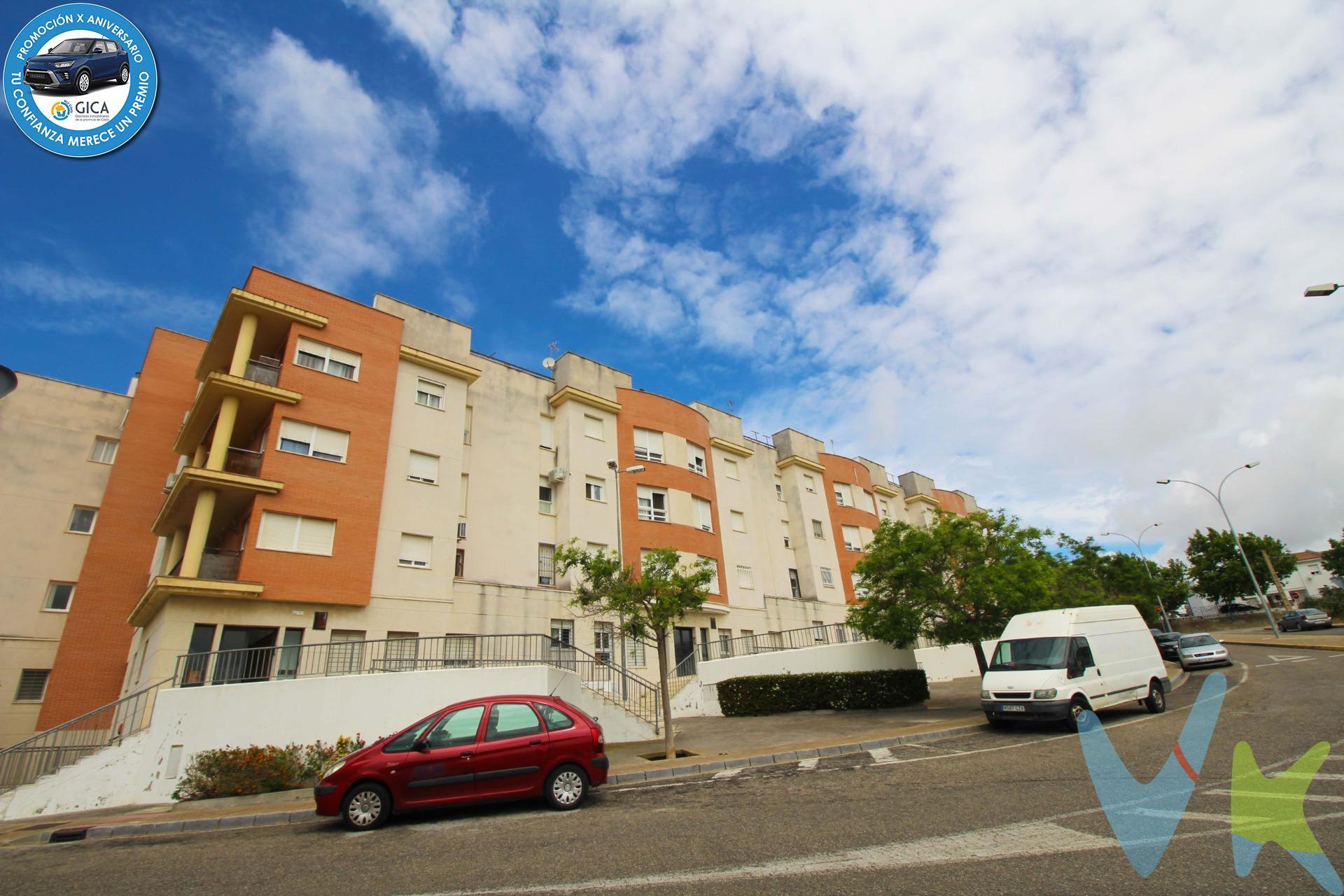 ¡NO LO DEJES ESCAPAR! Este precioso y luminoso PISO te encantará por sus acabados y decoración, con buenas calidades y muy buen gusto. Disfrutarás de la comodidad de tener tu propio garaje y ascensor. ¡Olvídate de perder tiempo buscando aparcamiento! .  .  PISO en régimen de VPO de 67 m² construidos (60 m² útiles) que consta de 2 dormitorios, salón comedor, cocina amueblada con lavadero, baño, patio privado cubierto y plaza de garaje. Edificio con ascensor. Buenas comunicaciones de acceso a Autovía y cercano a todo tipo de servicios. Ven a visitarlo sin compromiso!!!.  .  Informamos a nuestros clientes de que los gastos de Notaría, Gestoría, Impuestos y los honorarios de la agencia no están incluidos en el precio. A su vez, disponemos del Documento Informativo Abreviado de la propiedad (Según Decreto 218/2005, del 11 de Octubre) y de Seguro de Caución, para la protección del dinero entregado como señal para la Reserva de una vivienda.