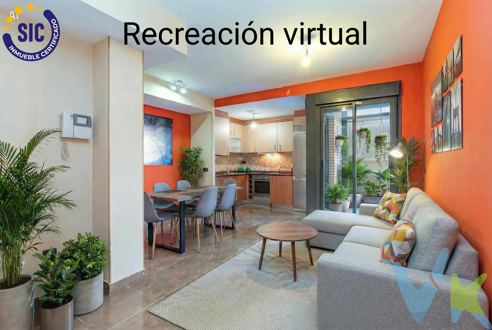 Si buscas una vivienda cerca del mar, esta es una oportunidad que no puedes dejar pasar. Ubicada en una excelente zona junto al puerto, a tan solo 100 metros de la playa y rodeada de paseo marítimo con amplia oferta de ocio, restauración y servicios, esta propiedad destaca por su localización privilegiada. La vivienda se sitúa en una primera planta y cuenta con una terraza interior de uso privativo, un espacio versátil con muchas posibilidades: desde zona chill-out hasta rincón verde o comedor exterior (se incluyen propuestas de recreación virtual para ayudarte a visualizar su potencial). En el interior encontramos un espacio de concepto abierto, con una agradable zona de salón-comedor integrada con una cocina totalmente equipada, creando un ambiente práctico y funcional para el día a día. Además, la vivienda dispone de sistema de aire acondicionado por conductos con bomba de frío y calor, garantizando el máximo confort durante todo el año. Dispone de dos dormitorios, ambos con ventana a la terraza. El dormitorio principal cuenta con armario empotrado, aportando comodidad y capacidad de almacenaje. La vivienda se completa con un baño completo. Una propiedad versátil que encaja tanto como vivienda habitual, segunda residencia junto al mar o como inversión con alta demanda en la zona. (*) Cláusula de Transparencia y Desglose de Gastos. En cumplimiento de las obligaciones de información previstas en la Ley 10/2025, de 28 de diciembre, de servicios de atención a la clientela y transparencia, así como en la normativa sectorial vigente, se hace constar que el precio indicado no incluye los gastos e impuestos inherentes a la adquisición, los cuales se desglosan a continuación:. - Impuesto sobre Transmisiones Patrimoniales (ITP): Se aplicará el tipo impositivo vigente en la Comunidad Valenciana, generalmente el 10%, sin perjuicio de tipos reducidos aplicables según las circunstancias personales del comprador o las características del inmueble. El impuesto se devenga sobre el Valor de Referencia Catastral o el precio de venta, aquel que resulte superior. Para una información exhaustiva sobre el funcionamiento, tipos impositivos y bonificaciones del ITP, puede consultar el portal oficial de la Agencia Tributaria autonómica en el siguiente enlace: www.atv.gva.es/es/itpajd. - Gastos de Notaría: Los honorarios notariales se calcularán conforme al arancel oficial regulado en el Anexo I, del Real Decreto 1426/1989, de 17 de noviembre, por el que se aprueba el arancel Notarial. - Gastos de Registro: La inscripción en el Registro de la Propiedad se facturará según el arancel oficial establecido en el Anexo I, del Real Decreto 1427/1989, de 17 de noviembre, por el que se aprueba el arancel de los Registradores de la Propiedad. - Gastos de Gestión: Los honorarios por la tramitación administrativa, liquidación de impuestos e inscripción registral, en el supuesto de ser a cargo de la agencia inmobiliaria, ascienden a 302,50 € (IVA incluido). - Honorarios Agencia del Vendedor: incluidos en el precio publicado. - Honorarios Agencia del Comprador: Se informa que eventualmente podrían existir honorarios profesionales a cargo del adquirente, en aquellos casos en que se hubieran contratado previamente los servicios específicos del encargo de compra y en ningún caso estarán vinculados al precio. 