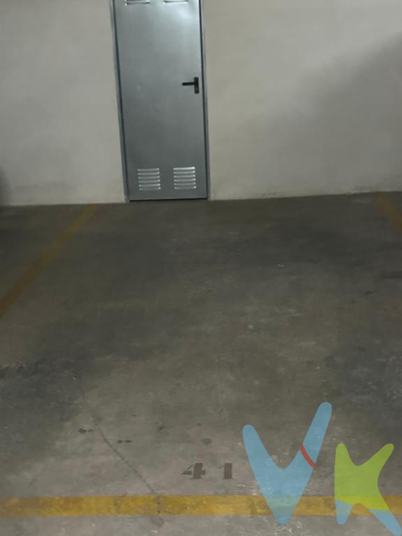  Te presentamos esta amplia plaza de garaje situada en una de las zonas más consolidadas y demandadas de la zona nueva de Sagunto, una ubicación cómoda y práctica tanto para residentes como para propietarios de viviendas en el entorno.La plaza destaca especialmente por su excelente ubicación dentro del garaje, que permite acceder y estacionar con facilidad, sin necesidad de realizar complicadas maniobras. Un espacio cómodo, amplio y funcional pensado para facilitar el día a día.Además, dispone de un amplio cuarto trastero, perfecto para ganar ese espacio extra de almacenamiento que siempre necesitamos: bicicletas, herramientas, mobiliario, enseres de temporada o cualquier otro objeto que no quieras tener en casa.Una oportunidad ideal para quienes buscan garaje + almacenamiento en una zona excelente de Sagunto, con la comodidad de disponer de un espacio amplio y de fácil acceso.Una plaza práctica, cómoda y con un gran valor añadido gracias a su amplio trastero.? Zona nueva de Sagunto? Plaza amplia y de fácil estacionamiento?? Excelente ubicación para minimizar maniobras? Amplio cuarto trastero incluido