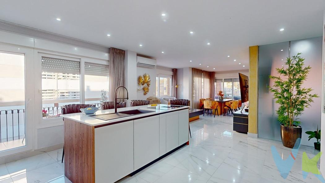 Este es su lugar para vivir y poder disfrutar de su familia y amistades, en amplísimo salón con moderna cocina. Situado en una cuarta planta, muy luminosa por su orientación y ser completamente exterior. Cuenta con una rehabilitación integral del mismo hace menos de un año, contando con un moderno salón con cocina integrada con salida a dos amplias terrazas , dos baños completos de calidad excepcional, dos amplios dormitorios, dos grandes vestidores y gran cuarto de plancha y lavado. Posee dos grandes terrazas abiertas haciendo esquina, con acceso desde los dormitorios y el salón. Se vende completamente amueblada y decorada, tal como se aprecia en las fotografías y visita virtual. . El Conjunto Residencial posee  zona ajardinada con bancos , conserje y azotea visitable. Ubicado en edificio que cuenta con rampa de acceso para personas con movilidad reducida y con ascensor. Magnífico vecindario. OPCIONALMENTE puede disponer de plaza de garaje en la misma urbanización por 55.000 euros más impuestos. Si desea visitarlo, no dude en contactar con nosotros. El propietario de la vivienda nos ha confiado la exclusividad en su comercialización. Ello nos garantiza el acceso a toda la información que necesitamos para prestar un servicio al comprador de calidad y transparencia, sin informaciones erróneas. Por este motivo, se ruega no molestar al propietario o a los vecinos. Muchas gracias por su comprensión. Informamos a nuestro clientes que el precio de venta no incluye lo siguiente: Honorarios de la agencia, Impuestos ( I.T.P., I.V.A. o A.J.D. en su caso) ni otros gastos de la compraventa (Gastos de Registro de la Propiedad, Notaría, Gestoría ni de posible Financiación). Documento D.I.A. a disposición del consumidor según Decreto 218/2005 Junta de Andalucía. Puede ver este precioso piso en nuestro TOUR VIRTUAL QUE ENCONTRARÁ EN ESTE ANUNCIO! Llámenos y estaremos encantados en ayudarle a conseguir esta exclusiva vivienda. 