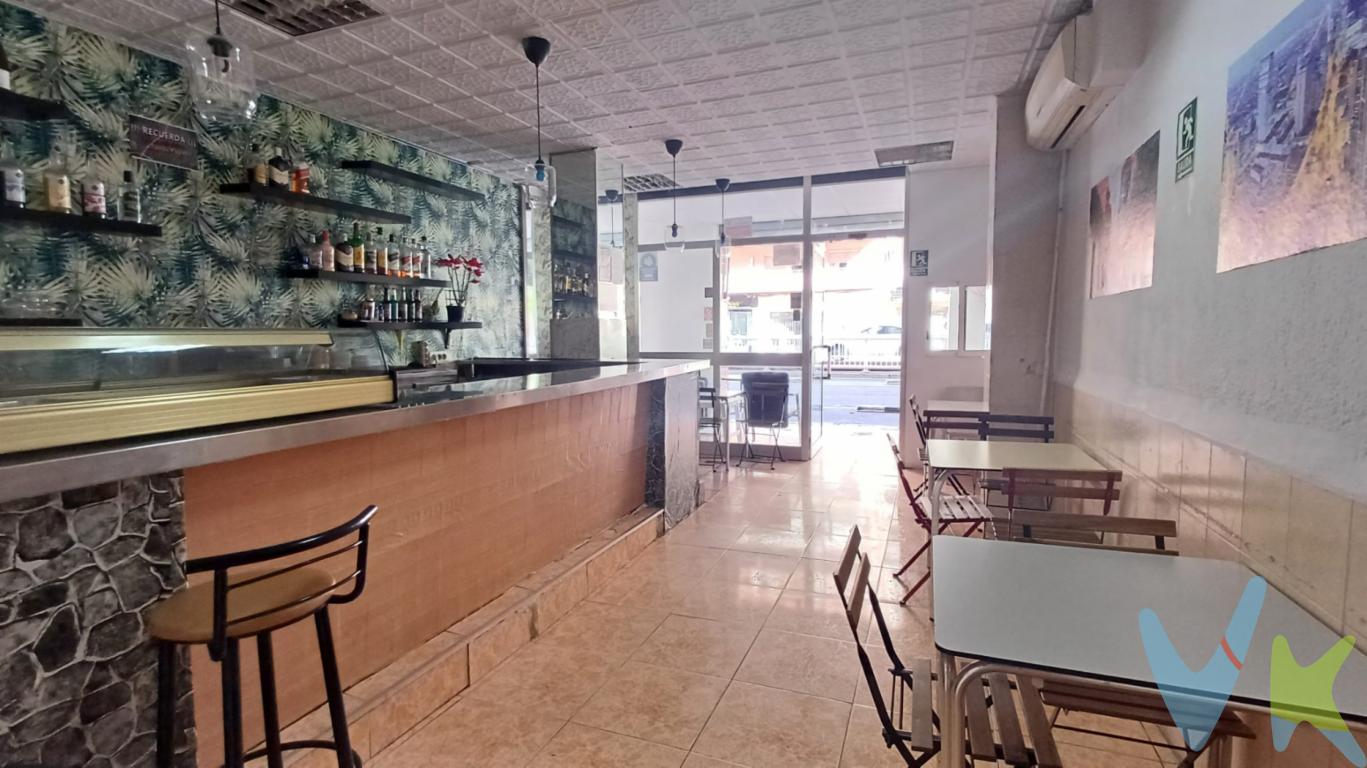  Se vende local comercial CON LICENCIA DE BAR-CAFETERIA. En la Avenida de Pérez Galdós con todos los servicios: autobús, metro, colegios, supermercados, farmacia. El local tiene 68 m2 que se componen de salón, barra, cocina, almacén-altillo,2 aseos y un vestuario. Suelo de gres, techos altos y aire acondicionado. Por mandato expreso del propietario, comercializamos este inmueble en exclusiva, lo que le garantiza un servicio de calidad, un trato fácil, sencillo y sin interferencias de terceros. Por este motivo, se ruega no molestar al propietario, a los ocupantes de la propiedad, a los vecinos o conserjes del edificio o urbanización si los hubiera. Muchas gracias por su comprensión. Si Usted es agencia inmobiliaria y tiene un cliente para este inmueble, llámenos, estaremos encantados de colaborar en esta y otras operaciones  La descripción del presente inmueble e imágenes tienen mero carácter informativo y en ningún caso carácter contractual, pudiendo ser modificados por MBI ABASTOS sin que ello implique responsabilidad alguna frente a terceros.