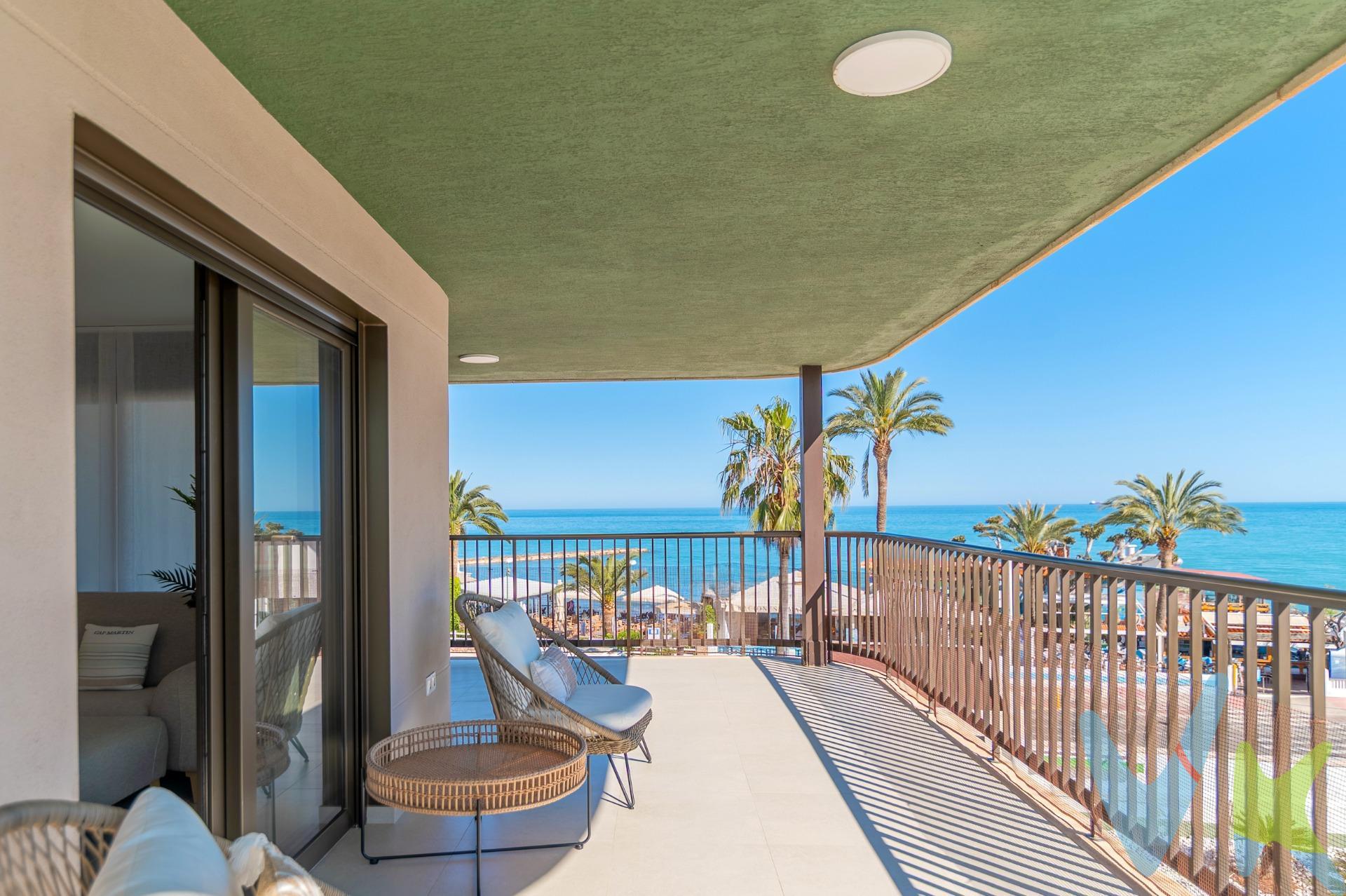 Descubre una oportunidad única en la costa mediterránea 🌊: un exclusivo apartamento de lujo situado en la codiciada zona del Eurosol, en Benicàssim, dentro del prestigioso Residencial Ambassador 🏡✨. Este inmueble, completamente reformado con un diseño contemporáneo y materiales de alta gama, redefine el concepto de vivir frente al mar 🌅; cada rincón ha sido concebido para maximizar la luz natural ☀️ y las vistas abiertas al Mediterráneo, integrando espacios amplios, elegantes y funcionales. La vivienda cuenta con una distribución optimizada, donde el salón se funde con una espectacular terraza orientada al mar 🌴, creando un ambiente perfecto tanto para el descanso como para el entretenimiento 🥂. La cocina, equipada con electrodomésticos de última generación 🍽️, combina estética y practicidad ya que te permite cocinar viendo el mar, mientras que los dormitorios ofrecen un oasis de calma 🛌 con acabados premium y armarios empotrados. Los baños, de estilo sofisticado 🚿, incorporan materiales nobles y detalles de diseño que elevan la experiencia diaria. Ubicado a escasos metros de la Playa del Eurosol 🏖️, este apartamento permite disfrutar de una de las zonas más valoradas de la costa, conocida por su arena dorada y aguas cristalinas 💙, en un entorno tranquilo pero vibrante 🌿. con todos los servicios a su alcance;  sin olvidar que vivir aquí no es solo adquirir una propiedad, es formar parte de la historia de un enclave único 📖. La zona del Eurosol fue durante décadas uno de los epicentros sociales y turísticos de Benicàssim 🎉, marcando el auge del turismo en la localidad y convirtiéndose en un punto de encuentro de generaciones. Benicàssim, conocida como la “Biarritz del Levante” 🌟, ha sido históricamente un destino de veraneo de alto nivel, con una fuerte identidad ligada al mar y a la calidad de vida 🌺. Este apartamento representa, en definitiva, la combinación perfecta entre lujo contemporáneo 💎, ubicación privilegiada 📍 y un entorno con historia. Una inversión segura 📈 y una experiencia de vida excepcional frente al Mediterráneo 🌊✨.	. Esta vivienda se encuentra en Benicasim (Comunidad Valenciana), una de las localidades más valoradas de la costa mediterránea española por su calidad de vida, playas amplias y clima suave durante todo el año. Benicasim está situada junto a la ciudad de Castellón de la Plana, a tan solo 10-15 minutos en coche, donde encontrarás todos los servicios de una capital de provincia: hospitales, centros comerciales, universidades y estación principal de tren. ✈️ Conexiones nacionales e internacionales. La ubicación es especialmente cómoda tanto para residentes habituales como para quienes viajan desde el extranjero:. •	A 25 minutos del Aeropuerto de Castellón, con conexiones internacionales en expansión. •	A aproximadamente 1 hora del Aeropuerto de Valencia, principal aeropuerto internacional de la región, con vuelos diarios a numerosas ciudades europeas. 🚄 Benicasim cuenta además con estación de tren con conexiones directas a Valencia, Barcelona y otras ciudades españolas. 🌊 Entorno y estilo de vida. Benicasim Playa es conocida por sus kilómetros de playas de arena fina, su paseo marítimo y su ambiente tranquilo y familiar. Un enclave ideal tanto como residencia habitual, segunda vivienda o inversión internacional en una de las zonas más estables y demandadas del Mediterráneo español. Por mandato expreso del propietario comercializamos este inmueble mediante contrato de multi-exclusiva, por el cual numerosas agencias colaboradoras, nacionales e internacionales, ofrecen esta vivienda a sus potenciales compradores, todo ello garantizando un servicio de calidad, un trato fácil, sencillo y sin interferencias de terceros, ya que la gestión es a través de nuestra agencia. *Impuestos, gastos de compraventa tales como honorarios agencia y financiación no incluidos. 