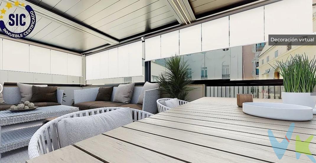 ¡Descubre tu hogar en el corazón de Valencia!. Magnífica finca de diseño (2008) en zona peatonal tranquila, cerca de Calle de la Mar, Plaza Tetuán, Capitanía General, El Corte Inglés, Calle Colón y el río Túria. Disfruta de todo lo que la ciudad ofrece: transporte público, colegios, comercios, centros médicos y ocio a un paso de casa. La propiedad cuenta con sótano, planta baja, dos plantas altas y una espectacular terraza privada de 37 m² con pérgola bioclimática, ideal para relajarte o recibir amigos. Todas las plantas están comunicadas por ascensor interior y elegante escalera de mármol. Incluye amplio salón, cocina equipada, habitación principal con baño en suite y chimenea, dos habitaciones adicionales, baño completo, aire acondicionado, suelos de mármol y parquet, armarios empotrados lacados, plaza de garaje y trastero. Vivir en el centro de Valencia te permite combinar confort, diseño y ubicación inmejorable. ¡No dejes pasar esta oportunidad! Contáctanos hoy mismo para programar tu visita y descubrir tu nuevo hogar. ℹ️ Este anuncio es meramente informativo y carece de valor contractual. El precio no incluye: honorarios de agencia inmobiliaria, impuestos (IVA, ITP), AJD, tasación bancaria, notaría, gestoría ni registro. Espectacular Ático de Diseño en el Corazón de Valencia – ¡Tu Hogar de Ensueño te Espera!. Vive la máxima experiencia de confort urbano con este magnífico ático, construido en 2008 y ubicado en una tranquila zona peatonal del centro histórico de Valencia. Su ubicación es inmejorable: a pocos pasos de Calle de la Mar, Plaza Tetuán, Capitanía General, El Corte Inglés, Calle Colón y el majestuoso río Turia. Todos los servicios esenciales —transporte público, comercios, colegios y centros médicos— están al alcance de la mano. ✨ Características principales:. Distribuido en sótano, planta baja y dos plantas superiores, comunicadas mediante ascensor interior y elegante escalera de mármol. Terraza privada de 37,15 m² con pérgola bioclimática retráctil, ideal para disfrutar del exterior todo el año. Cocina amplia y totalmente equipada, perfecta para los amantes de la gastronomía. Salón con chimenea, aportando calidez y carácter al espacio. Aire acondicionado por conductos (frío/calor) en toda la vivienda. Suelos de mármol en zonas comunes y parquet en dormitorios. Elegantes armarios empotrados lacados en blanco. Plaza de garaje y trastero incluidos. ✨ Distribución:. Planta baja: Aseo de cortesía y cocina amplia y equipada. Primera planta: Dormitorio principal con baño en suite y chimenea, dos estancias versátiles (habitaciones, oficina o zona de lectura) y un baño completo. Terraza: 37 m² acristalada, perfecta para reuniones, cenas o disfrutar de vistas panorámicas de la ciudad. 🌟 Por qué este ático:. Vivir en el centro de Valencia significa combinar diseño, confort y ubicación privilegiada. Disfruta de la vida urbana con fácil acceso a comercios, restaurantes, parques, actividades culturales y excelente conexión de transporte público. 📞 Contáctanos hoy mismo y programa tu visita para conocer este excepcional ático, ideal para quienes buscan estilo, lujo y comodidad en el corazón de la ciudad. ℹ️ Este anuncio es meramente informativo y carece de valor contractual. El precio no incluye honorarios de agencia inmobiliaria, impuestos (IVA, ITP), AJD, tasación bancaria, notaría, gestoría ni registro. . . 