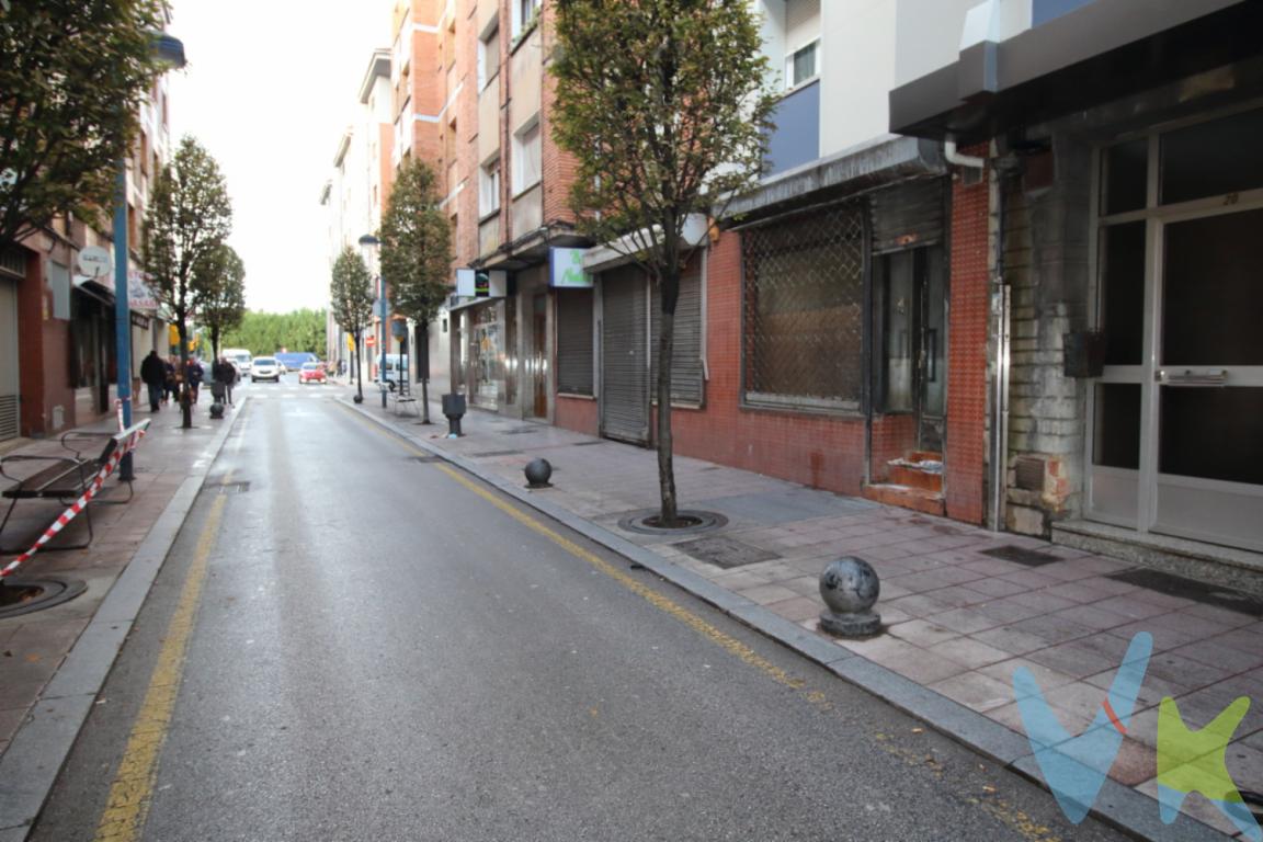 OPORTUNIDAD INVERSIÓN CON UN 8% RENTABILIDADPonemos a la venta local de 34 metros, en una calle muy  comercial del Natahoyo. El local es una magnífica inversión ya que está alquilado desde hace años y se utiliza como almacén. Tiene una rentabilidad de un 8, 10% , un lujo de ganancia sin complicaciones.El local tiene pequeño escaparate y puerta con dos persianas. Estas interesado en invertir, llámame y te informamos.En el precio no van incluidos los gastos de impuestos de trasmisiones patrimoniales, notaria y registro de la propiedad. 