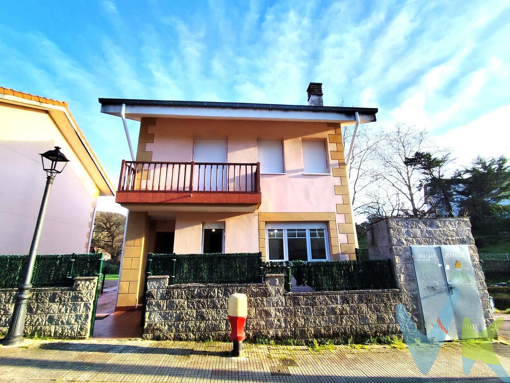 Te proponemos una vivienda que concilia las ventajas de la vida rural con la comodidad de la cercanía a todos los servicios; se trata de un chalet independiente en Villanueva de Villaescusa a menos de 20 minutos de Santander. Distribuido en tres habitaciones, una en suite con baño, salón comedor con chimenea de pellets, cocina amplia y equipada y dos baños adicionales.  . Seminuevo, con un jardín rodeando la vivienda y cuya parte principal está orientada al sur; incluido en el precio hay una plaza de garaje cubierta. . Forma parte de una pequeña urbanización con vistas despejadas, construido con materiales de primera calidad y preparado para que decores en él tu día a día. Posibilidad de venta aplazada o alquiler con opción de compra. Déjanos acompañarte para conocerlo porque además de todo lo que te hemos contado, su precio es realmente interesante!!!. Los impuestos, gastos de notaría y registro no están incluidos en el precio.