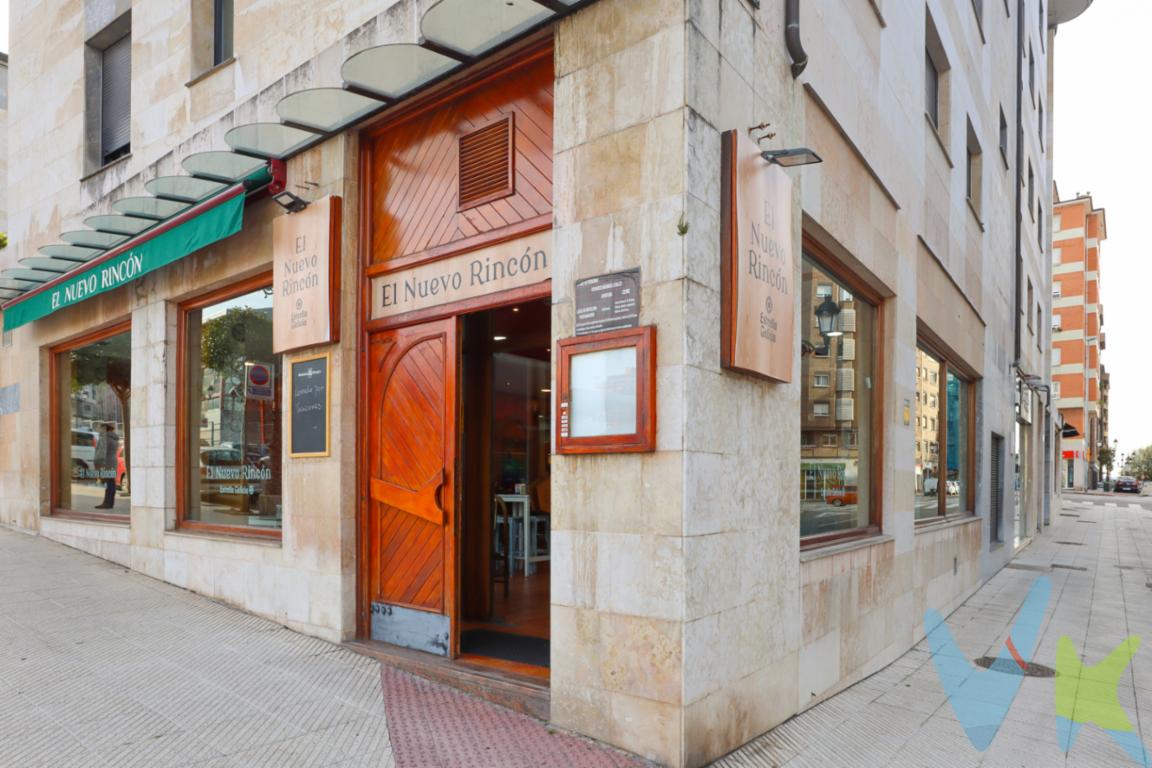 ¡OPORTUNIDAD ÚNICA LADO CARLOS TARTIERE!Local en venta totalmente instalado en ubicación estratégicaCon el Real Oviedo de vuelta a Primera División, esta zona vive un auténtico auge comercial, especialmente los días de partido, cuando las calles se llenan de ambiente, aficionados y visitantes. Las previas del estadio se concentran justo aquí, generando una afluencia masiva de potenciales clientes. Si buscas el lugar ideal para un negocio gastronómico, este local te ofrece una ocasión irrepetible.Ubicado en esquina frente al Centro de Salud y el Instituto de La Ería, ofrece una visibilidad excepcional y una fachada perfecta para atraer al público. Además, sus aceras anchas permiten instalar una terraza amplia y sin obstáculos, ideal para aprovechar el tirón de las jornadas futboleras y del día a día.Con 123 m² construidos, en perfecto estado, este local cuenta con una cuidada distribución, dos aseos y todas las instalaciones necesarias para comenzar a trabajar desde el primer día. Está completamente acondicionado y dispone de licencia de actividad en vigor.El edificio, moderno y construido en 2002, proporciona la infraestructura ideal para cualquier tipo de negocio, no solo hostelería.¿Por qué es una inversión ganadora?Frente a centro de salud e instituto, activa todo el añoLocal totalmente acondicionado con licenciaPosibilidad de terraza exterior sin obstáculosGran visibilidad y paso constante de personasZona en pleno auge comercial gracias al ascenso del Real OviedoUbicación inmejorable junto al Estadio Carlos Tartiere¡Una oportunidad única para emprender o expandir tu negocio en Oviedo!Ven a verlo, imagina tu proyecto aquí y deja que el entorno lo impulse. Nuestro equipo de profesionales te ofrece un asesoramiento personalizado en cada paso del proceso.Impuestos de transmisiones patrimoniales, notaría y registro no incluidos en el precio. 
