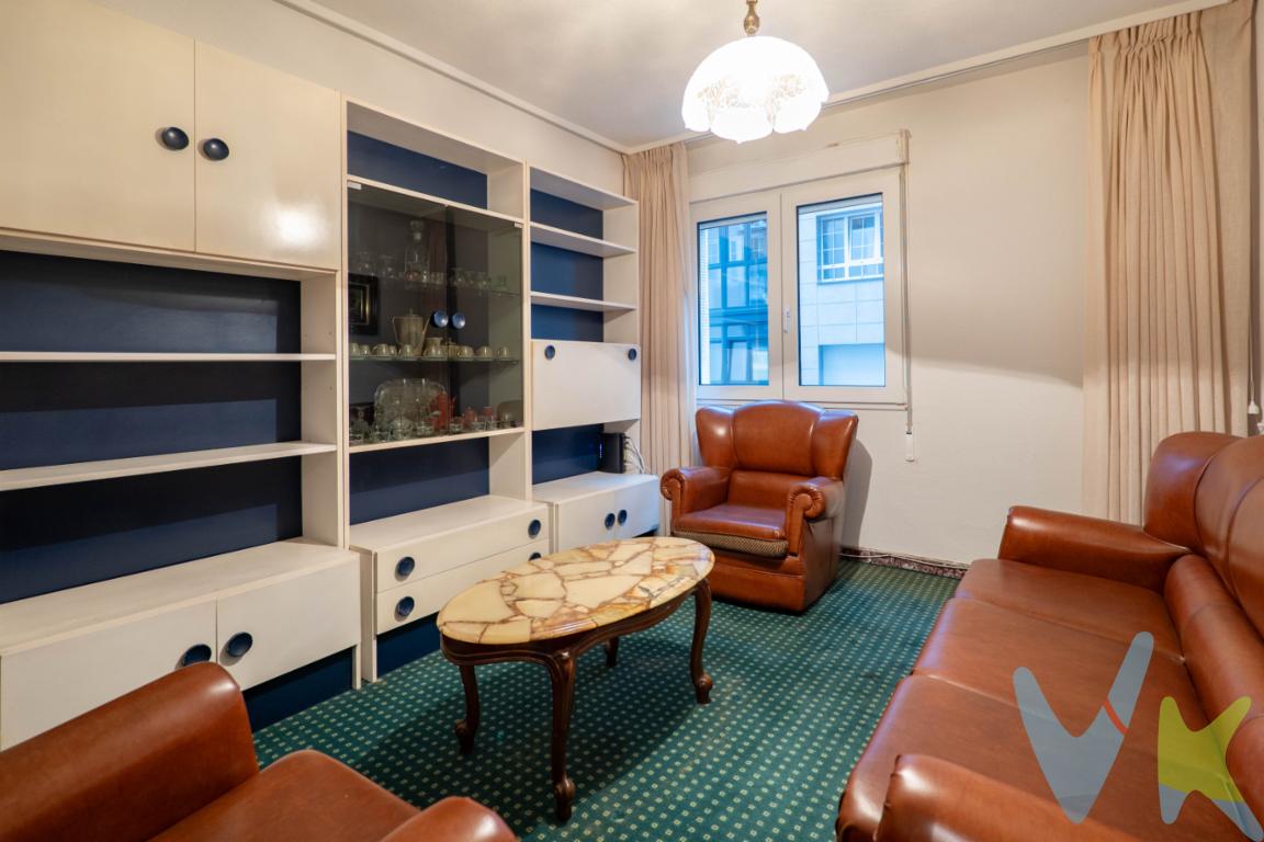 Oportunidad, venta de vivienda en Calle Progreso 19, de Gijon.Hoy os ofrecemos este acogedor piso situado en la primera planta de la calle Progreso nº 19  Gijon, es una zonas tranquila, próxima al centro y bien comunicada.La vivienda es perfecta tanto como residencia habitual como para inversión y destinarla al arrendamiento.La vivienda se distribuye en: Sala de estar Cocina independiente Tres dormitorios Baño completo con ducha y despensaEs un piso con una distribución muy cómoda y con todo lo necesario para disfrutarlo.La ubicación es excelente, nos encontramos el Centro Comercial Los fresnos a pocos metros, así como todo tipo de servicios, comercios y transporte público a un paso.Os aseguro es una buena oportunidad, contacta con nosotros para darte más información o para concertar una visita.Informamos a nuestros clientes compradores que en el precio de venta no se incluyen los siguientes conceptos: honorarios de la agencia al comprador, ni el impuesto de transmisiones patrimoniales ni otros gastos de la compraventa (registro de la propiedad, notaría, etc)