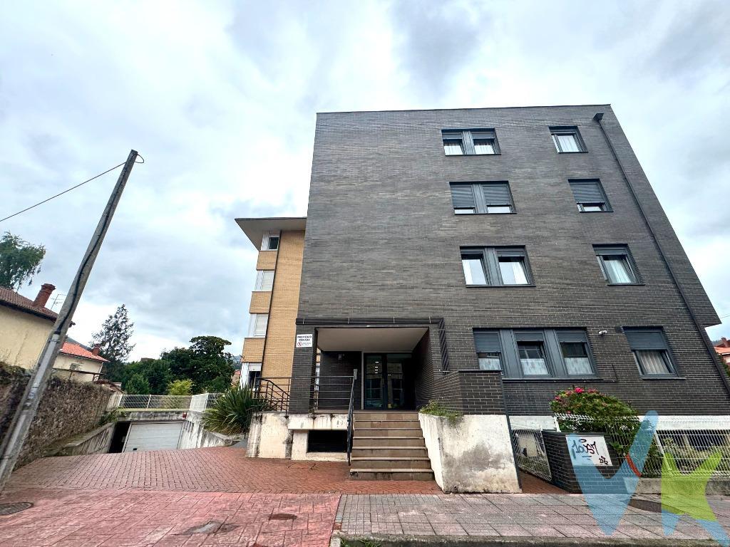 Si lo que buscas es un hogar cómodo, bien ubicado y completamente nuevo, esta vivienda es una oportunidad que no puedes dejar pasar.  Ubicada en una zona tranquila, justo enfrente del Colegio La Salle, y con todos los servicios a un paso: supermercados, comercios, transporte, centro de salud… lo tendrás todo sin renunciar a la calma. Este piso está completamente de obra, listo para que lo estrenes tú y lo conviertas en el hogar que imaginas desde cero.  Distribución funcional y cómoda:.  - 3 habitaciones bien proporcionadas.  -  Salón luminoso y acogedor.  - Cocina independiente con tendedero. Acceso  al portal adaptado para personas con movilidad reducida. Ascensor a cota cero que comunica directamente con la plaza de garaje.  Plaza de garaje incluida en el mismo edificio. Muy luminoso, con buena orientación. Una vivienda perfecta tanto si buscas tu primer hogar, como si quieres invertir en un piso moderno, sin reformas y en una ubicación estratégica del Valle de Buelna.  Estrena tú. Diseña tú. Vive tú. Contáctanos y agenda tu visita. Porque hay pisos.. y luego están los que esperan por ti. Gastos de la transacción: . Compra sujeta al Impuesto de transmisiones Patrimoniales. El adquiriente se hará cargo del coste de la escritura y su inscripción en el Registro de la Propiedad. 