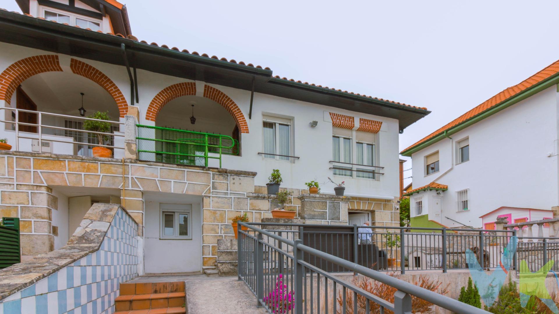 ¡Oportunidad única en una de las zonas más codiciadas de Santander! Se vende chalet pareado en Ciudad Jardín, una ubicación inmejorable frente a Valdecilla, rodeado de todos los servicios, supermercados, farmacias, bares, restaurantes, bien comunicado y en un entorno residencial tranquilo, ideal tanto para familias como para quienes buscan amplitud y confort sin renunciar a la cercanía al centro de la ciudad. Con una parcela de 632 metros cuadrados, esta luminosa y espaciosa vivienda de 263 metros cuadrados se distribuye en tres plantas y cuenta con nada menos que 6 dormitorios, 3 baños completos, 2 salones ideales para crear diferentes ambientes, y 2 cocinas, lo que la convierte en una opción perfecta tanto para familias numerosas como para quien busque una vivienda con posibilidad de independencia en distintas plantas. Además, dispone de un amplio patio bajero con capacidad para varios vehículos, un jardín trasero que aporta un plus de disfrute al aire libre, y varios trasteros en la parte de atrás con distintos accesos, que aportan espacio extra de almacenaje. Todo ello en una vivienda que combina funcionalidad, amplitud y ubicación privilegiada. . ¡No dejes pasar esta oportunidad de vivir en una de las mejores zonas de Santander! Contáctanos hoy mismo y agenda tu visita. ¡Te encantará!. . TRANSPARENCIA GESTIÓN INMOBILIARIA:. Sujeto a decisión última del cliente propietario. Honorarios inmobiliaria incluidos en el precio. Al precio se añadirán Impuestos, aranceles de Notaría y registro según legislación en vigor. Consultar resto de condiciones.