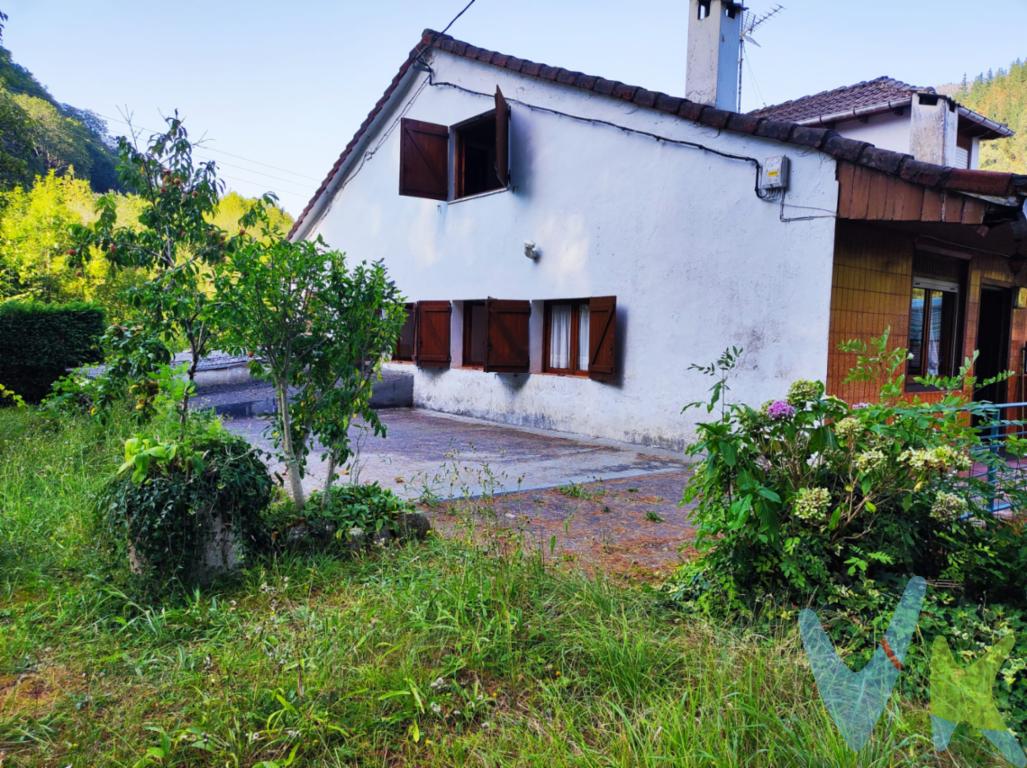 ¡¡¡FANTÁSTICA OPORTUNIDAD!!! ¿QUIERES UNA CASA DONDE DISFRUTAR DE UN DESCANSO MERECIDO POR SOLO 56.000EUR?Por este increíble precio tienes esta bonita casa con un agradable jardín para entrar a vivir con simplemente una pequeña actualización, o si lo prefieres, realizar una reforma a tu gusto y según tus necesidades.Está compuesta de 3 habitaciones, cuarto de baño completo con bañera y garaje amplio. El tejado está en buen estado.¡¡ES LO QUE ESTABAS BUSCANDO, UNA CASA PARA ENTRAR A VIVIR E IR ARREGLANDO POCO A POCO, LLÁMANOS!!Los precios mostrados no incluyen impuestos, gastos de compraventa ni financiación.