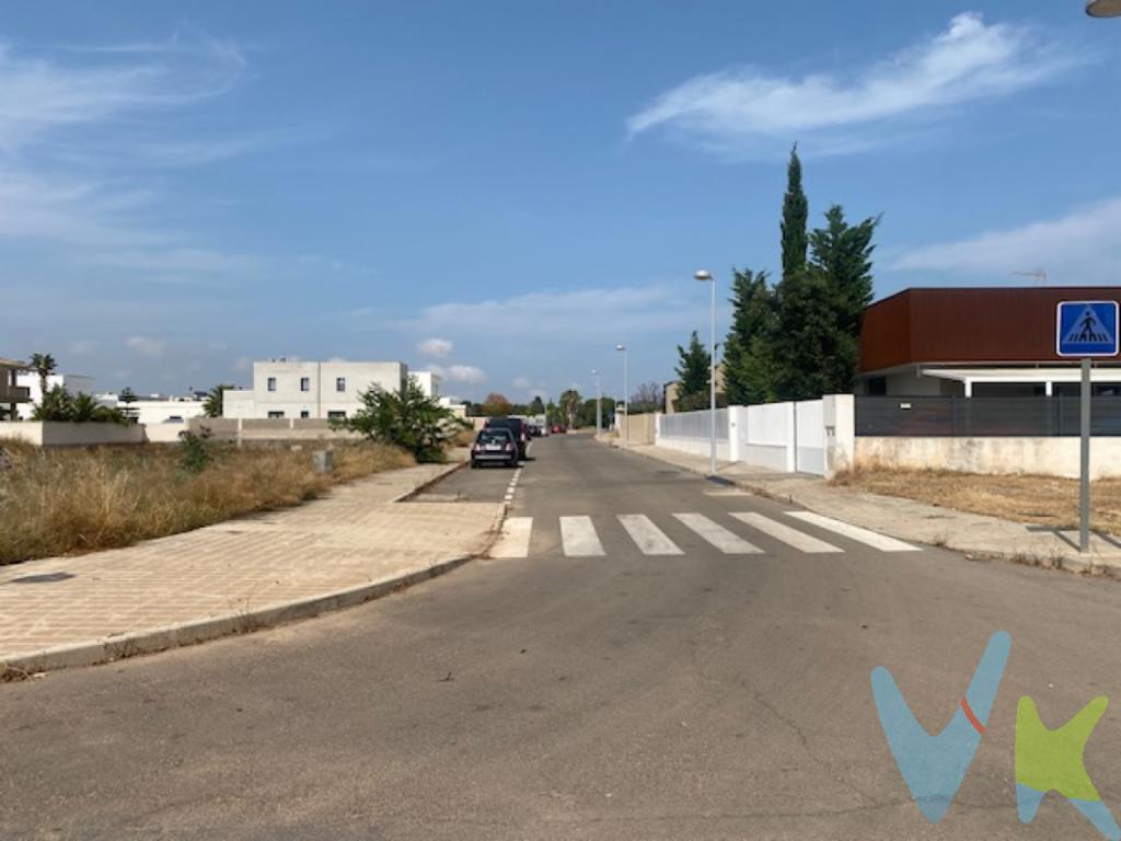  Se ofrece en venta una excepcional finca ubicada en Albal, un encantador municipio con gran potencial y conexiones optimizadas. Este magnífico inmueble es una oportunidad única para quienes buscan un refugio   sin renunciar a las comodidades modernas.  proporciona la paz que solo el campo puede ofrecer,Con una ubicación estratégica, la finca se beneficia de un fácil acceso a las vías principales, garantizando una conexión fluida con los servicios y comercios del municipio de Albal. Además, su proximidad a otras localidades importantes convierte a este inmueble en una excelente inversión a largo plazo, tanto para vivir como para desarrollar proyectos comerciales. Este contexto privilegiado contribuye significativamente al valor añadido del inmueble.Por si fuera poco, la finca dispone de una construcción principal con múltiples posibilidades de renovación o ampliación, adaptándose a las necesidades del nuevo propietario. Esta estructura de gran solidez presenta una base perfecta para convertirla en la vivienda de sus sueños o en una explotación turística de gran atractivo. La versatilidad del espacio invita a imaginar y crear un hogar acogedor que cumpla con todas las expectativas. En resumen, esta finca en venta en Albal representa una excelente oportunidad para aquellos que buscan una propiedad con carácter, posibilidades infinitas y una conexión especial con la naturaleza y la comunidad local. Su potencial de crecimiento y la calidad de vida que ofrece hacen de este inmueble una opción atractiva y prometedora. La visita a la finca es imprescindible para experimentar de primera mano todas las cualidades que tiene para ofrecer. Contáctenos para concertar una visita y descubrir esta joya inmobiliaria en un rincón privilegiado.Impuestos, gastos de compraventa, honorarios de la inmobiliaria y financiación no incluidos en el precio. Este inmueble está sujeto a cambios de precio o retirada del mercado sin previo aviso Este anuncio en su conjunto no es vinculante dado que la información es ofrecida por terceros y puede contener errores. Se muestra a título informativo y no contractual. esta AGENCIA INMOBILIARIA cumple con la nueva normativa y requisitos que acreditan la capacitación profesional como su demostrada solvencia como empresa e identificación RAICV 00116 en el registro de agentes de intermediación inmobiliaria de la nueva regulación de la Comunitat Valenciana. ( Decreto 98/2022 de 29 de julio) 