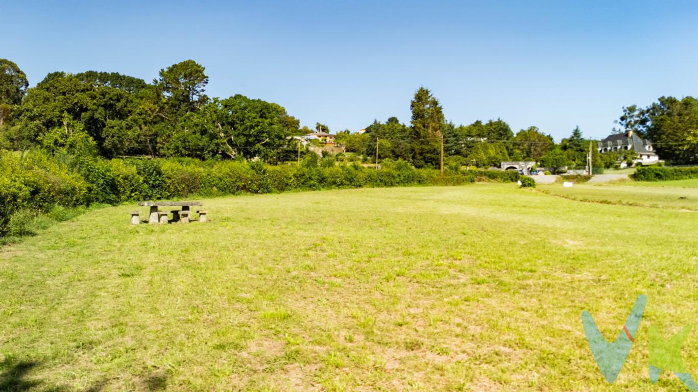 Te presentamos esta magnifica finca edificable junto al Club de Golf de Castiello de Bernueces, totalmente llana, de más de 2.000m2, donde podrás construir la casa de tus sueños. En un paraje idilico, con toda la tranquilidad y privacidad que siempre soñaste tener, y a menos de 10 minutos en coche de la zona urbana de Gijon. Con unos accesos excepcionales, luz agua y saneamiento a pie de finca, y con el club de golf colindando con ellas, hacen de esta propiedad la eleccion ideal para ejecutar tu proyecto de vida. No lo dudes más y ven a verlas, allí in situ te darás cuenta de que la felicidad la tienes muy cerca. En el precio final no están incluidos el Impuesto de Transmisiones Patrimoniales, ni los Gastos de Notaría y registro