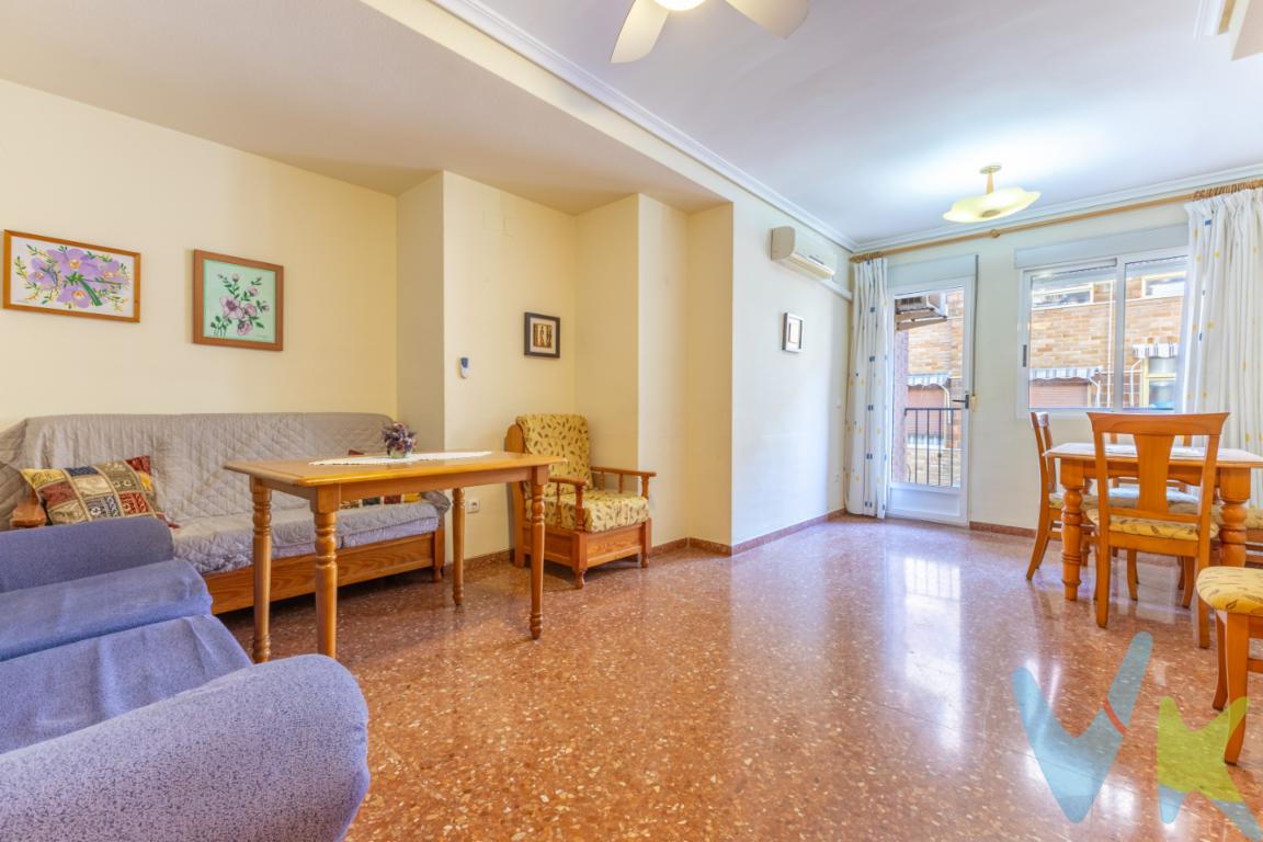  ¡Oportunidad única en el Centro del Puerto de Sagunto! Presentamos un magnífico piso en venta que reúne todas las características deseables para convertirse en su hogar ideal. Situado en una de las áreas más solicitadas de la ciudad, este inmueble destaca por su ubicación estratégica y su excelente conexión con el transporte público.La propiedad se encuentra en la segunda planta de un edificio moderno, construido en 1997, que cuenta con ascensor, facilitando el acceso directo a su nuevo hogar. Con un total de 119 metros construidos y 87.1 metros útiles, este espacioso piso ofrece amplitud y confort en cada rincón.El interior está distribuido en tres habitaciones, proporcionando el espacio necesario para una familia o para quienes buscan disponer de un área de trabajo adicional. El ambiente es acogedor y luminoso, gracias a su distribución inteligente y al cuidadoso diseño de sus acabados. Cada habitación está diseñada para maximizar el confort y la funcionalidad, permitiendo disfrutar de momentos de descanso y relajación.La vivienda  dispone de una cocina con galería /lavadero , incluyendo electrodomésticos, lo que representa una gran ventaja para aquellos que deseen hacer una transición rápida y sencilla. La cocina está equipada con todo lo necesario para satisfacer sus necesidades culinarias diarias, desde electrodomésticos , hasta una mesa con sus correspondiente asientos encastrados en la cocina. La cocina es de gas butano con 4 fuegos, dispone de horno y campana extractora marca ASPES ,  lavadora de 7 KG  marca BALAY , un termo eléctrico de 100 litros  y frigorífico marca BALAY, Entre los puntos destacados de este piso del inmueble se encuentra su ubicación, es simplemente inmejorable, al lado de la Tenencia de Alcadia , la plaza del Sol donde tenemos los mercados los jueves y los  sábados, y muy cerca de la playa de Puerto de Sagunto, un pequeño  balcón, que ofrece un espacio para disfrutar del aire libre sin salir de casa. Este rincón al aire libre es ideal para disfrutar de un café por la mañana o para relajarse al final del día, apreciando la tranquilidad del entorno. Situado en pleno Centro del Puerto de Sagunto, se encuentra a pocos pasos de una amplia gama de servicios y comodidades, incluyendo tiendas, restaurantes y opciones de entretenimiento. Asimismo, la proximidad a las paradas de autobús hace que el transporte por la ciudad sea cómodo y accesible.Dar el paso hacia la vivienda de sus sueños nunca fue tan fácil. Este piso representa una combinación perfecta de confort, ubicación y estilo, lo que lo hace particularmente atractivo tanto para familias como para parejas o personas que buscan un hogar moderno en una zona bien conectada. La vivienda  con sus armarios empotrados vestidos y forrados  en dos habitaciones , el baño en suite en la habitación principal , dos baños completos uno con ducha y otro con bañera, ventiladores de techo en distintas estancias y aparato de aire acondicionado (bomba de calor) en el salón comedor , junto al suelo de terrazo No pierda la oportunidad de visitar este maravilloso piso y descubrir por usted mismo todas las ventajas que tiene para ofrecer. Esta es una oportunidad que no querrá dejar pasar, un auténtico refugio urbano listo para entrar a vivir, simplemente llevando sus pertenencias personales.El precio indicado no incluye gastos ni otros conceptos. A tal efecto, se informa que al referido precio habrá que añadirle los gastos propios de la transmisión inmobiliaria, entre los que cabe enumerar los siguientes: honorarios notariales, impuesto al que se encuentre sujeta la transmisión , (Impuesto sobre el Valor Añadido o Impuesto sobre Transmisiones Patrimoniales y Actos Jurídicos Documentados, según el caso), gastos de inscripción en el Registro de la Propiedad.Por mandato expreso del propietario, comercializamos este inmueble en exclusiva, por lo que garantizamos un servicio de calidad, un trato fácil, sencillo y sin interferencias de terceros. Por este motivo, se ruega no molestar al propietario, a los ocupantes de la propiedad, a los vecinos, o conserjes del edificio o urbanización si los hubiera. Muchas gracias por su comprensión. Si usted es agencia inmobiliaria y tiene un cliente para este inmueble, llámenos, estaremos encantados de colaborar en esta y otras operaciones.Este inmueble se vende en cuerpo cierto y las medidas expuestas en el anuncio son aproximadas.Para organizar una visita y conocer más detalles sobre esta excelente oferta, no dude en ponerse en contacto. Estamos seguros de que este piso superará todas sus expectativas y que encontrará en él el hogar que siempre había buscado. Actúe ahora y convierta este inmueble en su próxima residencia antes de que alguien más lo haga. ¡Esperamos su llamada! 