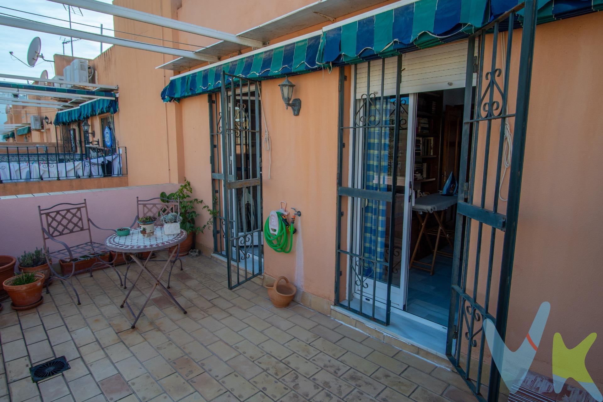 Si buscas un hogar con espacio, diseño moderno y listo para entrar a vivir, este piso tipo dúplex en primera planta es la oportunidad que estabas esperando. Ubicado en en Cobreros Nuevo, una de las zonas más demandadas de San Fernando, este inmueble destaca por sus excelentes calidades, distribución funcional y una terraza privada de 16 m². Distribución y características:. 🔹 Planta principal:. ✔ Salón amplio y luminoso, con aire acondicionado, perfecto para disfrutar de una temperatura ideal durante todo el año. 🛋️❄️☀️. ✔ Cocina independiente y gran capacidad de almacenamiento. 🍽️🔝. ✔ Baño completo. 🚿. 🔹 Planta alta:. ✔ Dormitorio principal tipo suite, con vestidor y baño privado, un espacio pensado para el confort. 🚪✨. ✔ Segundo dormitorio, ideal como habitación auxiliar, despacho o zona de estudio. 🛏️📚. ✔ Terraza abierta de 16 m², perfecta para disfrutar de momentos al aire libre. 🌿🌇. Calidades y estado:. ✅ Suelos de mármol, que aportan elegancia y durabilidad. ✨. ✅ En muy buen estado, listo para entrar a vivir sin necesidad de reformas. Ubicación excepcional:. 📍 Cobreros Nuevo, una zona céntrica y bien comunicada. 🚉 Cerca de la estación y con rápido acceso a Cádiz y Chiclana. 🛍️ A un paso de comercios, supermercados, colegios y transporte público. Si buscas un hogar moderno, luminoso y con una ubicación estratégica, este dúplex es la opción ideal para ti. 📞 ¡Llámanos y agenda tu visita antes de que se venda! 🏡✨. Informamos a nuestros clientes de que los gastos de notaría, registro, gestoría, impuestos y los honorarios de la agencia no están incluidos en el precio. A su vez, disponemos del documento informativo abreviado de la propiedad (según decreto 218/2005, del 11 de octubre) y de seguro de caución, para la protección del dinero entregado como señal para la reserva de una vivienda. Por mandato expreso del propietario, comercializamos este inmueble en exclusiva, lo que le garantiza el acceso a toda la información, a un servicio de calidad, un trato fácil, sencillo y sin interferencias de terceros. Por este motivo, se ruega no molestar al propietario, a los ocupantes de la propiedad o a los vecinos. Muchas gracias por su comprensión.