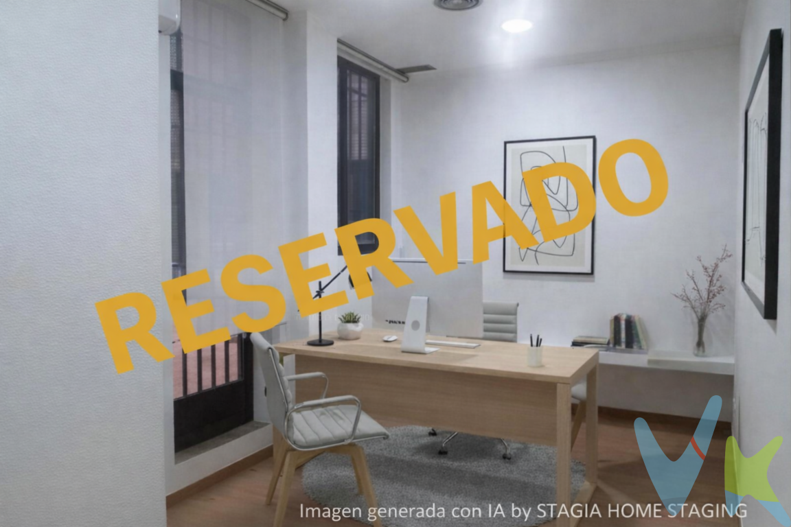 HABILIS Consulting Inmobiliario vende práctica oficina en edificio mixto situado en la Avenida de Europa, una de las zonas más demandadas y mejor comunicadas de Toledo, con opción a compra de plaza de parking en el mismo edificio.Se trata de una oficina de 74 m² muy bien aprovechados, pensada para entrar a trabajar desde el primer día y adaptarse a diferentes tipos de negocio (despachos profesionales, asesoría, consultoría, formación, servicios, etc.). DISTRIBUCIÓN DE LA OFICINA2 baños de uso exclusivo, muy cómodos para trabajadores y visitas.Zona de office, ideal como espacio de descanso del personal o pequeño office para café y comidas rápidas.4 despachos independientes, perfectos para despachos de dirección, salas para recibir clientes o zonas de trabajo en equipo.La distribución permite trabajar con comodidad manteniendo privacidad en las reuniones, zonas de concentración y atención al público. Es un espacio funcional, fácil de amueblar y de organizar según las necesidades de cada empresa. EDIFICIO MIXTO Y OPCIÓN DE PARKING La oficina se encuentra en un edificio mixto (residencial y terciario), lo que aporta un entorno tranquilo y seguro durante todo el día. Existe la posibilidad de comprar plaza de parking en el mismo edificio.PRECIO OPCIONAL DE LA PLAZA DE PARKING  13.500EUR UBICACIÓN Y SERVICIOS CERCANOS La Avenida de Europa es una zona consolidada, con todo tipo de servicios a pocos minutos a pie:Paradas de autobús urbano y buenas conexiones con el centro de Toledo y principales vías de accesoRestaurantes, cafeterías y comercios de diario.Entidades bancarias, asesorías, negocios y oficinas. Es una ubicación perfecta para dar una imagen profesional a clientes y proveedores, y al mismo tiempo ofrecer a tu equipo un entorno cómodo, con servicios y buenas comunicaciones. Si buscas una oficina práctica, bien distribuida y en una de las mejores zonas de Toledo para trabajar, esta es una muy buena oportunidad. Nuestro Departamento Financiero le asesorará de la mejor financiación a su medida para su NEGOCIO Para más información y visitasHABILIS Consulting Inmobiliario Le esperamos en nuestra agencia, en Calle Diputación nº 7 (local), Toledo Teléfono:  624 260 263 