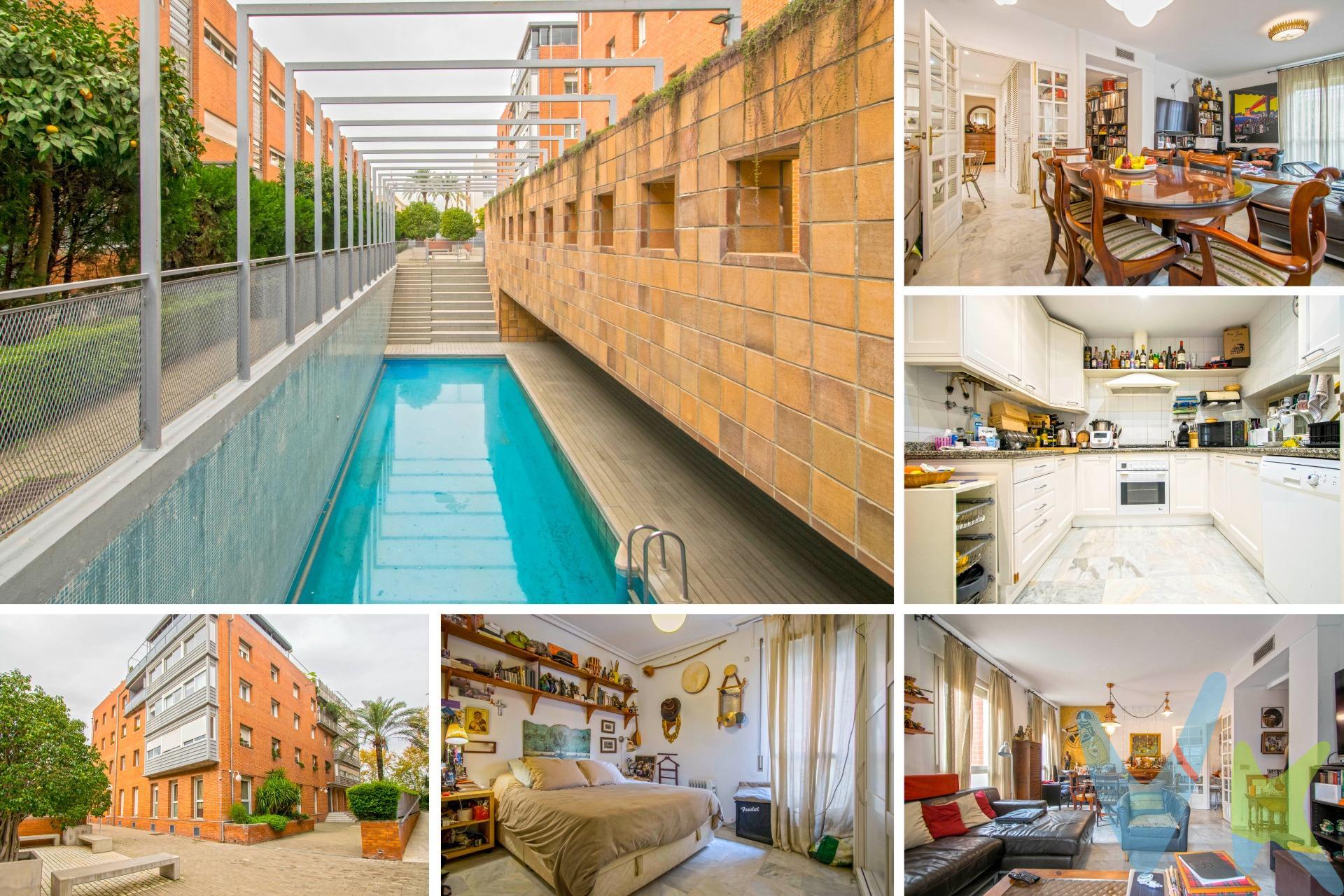 Presentamos este amplio y luminoso piso en urbanización cerrada con zonas comunes ajardinadas y piscina en Los Bermejales, una de las zonas más demandadas de Sevilla. Nuestra bonita vivienda de 157 m2 construidos, es completamente exterior y hace esquina, lo que se traduce en una fantástica ventilación cruzada y una luz natural en todas las estancias durante todo el día. Además, al dar directamente a la urbanización, se disfruta de una gran tranquilidad, sin los ruidos de la calle. Destaca por su excelente luminosidad y privacidad. Aunque se trata de una planta baja, la vivienda se encuentra elevada aproximadamente 1 metro sobre el nivel del suelo, lo que permite una mayor entrada de luz natural, mayor independencia y privacidad frente al exterior. Tiene las estancias muy bien distribuidas en un amplio salón-comedor, cocina independiente, tres  dormitorios con armarios empotrados y dos baños completos, uno de ellos en el dormitorio principal. . Con una actualización y mejora de las estancias, quería una moderna vivienda en una de las mejores urbanizaciones de los Bermejales. . La urbanización cuenta con sistemas de seguridad y servicio de 24 horas. Tiene aire acondicionado frio-calor centralizado. Plaza de garaje y trastero situados en planta sótano, incluidos en el precio. . Resulta atractiva la tranquilidad de la zona y sus espacios abiertos para disfrutar de la vida en familia. A 15 minutos andando del Hospital Universitario Virgen del Rocío y de la clínica Quirón y a 10 minutos del Campus Universitario de Reina Mercedes. Rodeado de todo tipo de servicios: bancos, supermercados, variada restauración, colegios públicos y privados, institutos, zonas deportivas y parques. Muy bien comunicado por autobús (líneas 3, 34, 35 y 37), con un estupendo carril bici y junto a la Ronda de circunvalación SE-30. Se encuentra a cinco minutos del Nuevo Centro Comercial Lagoh. Para más información no dude en ponerse en contacto con nosotros. Informamos a nuestros clientes compradores que el precio de venta no incluye lo siguiente: Honorarios de la agencia inmobiliaria, Impuestos (I. T. P. , I. V. A. o A. J. D. , en su caso) ni otros gastos de la compraventa (gastos de Registro de la Propiedad, Notaría, Gestoría ni de posible Financiación). Documento D. I. A. a disposición del consumidor según Decreto 218/2005 Junta de Andalucía.