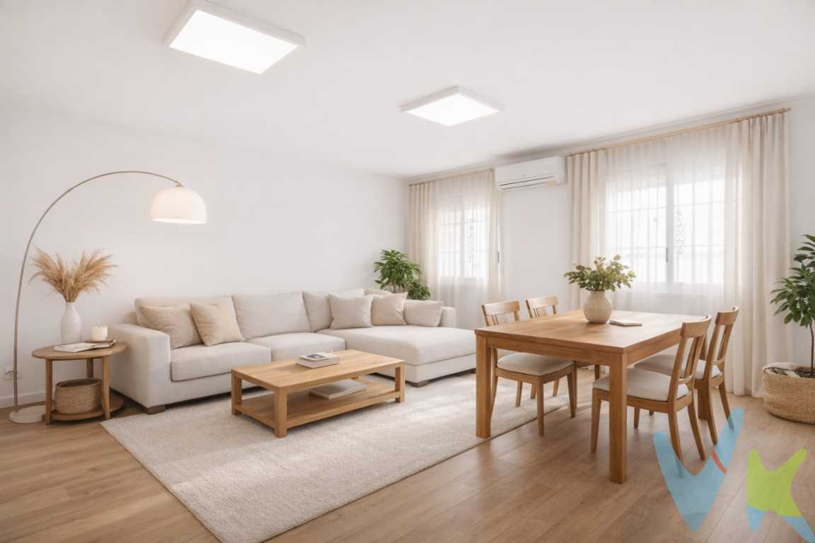  Se presenta una extraordinaria oportunidad para adquirir un magnífico piso en venta situado en la deseada zona del ayuntamiento de Torrent. Este inmueble ofrece un entorno ideal para quienes buscan comodidad y accesibilidad, características que lo hacen irresistible para potenciales compradores.Con una generosa superficie de 110 metros construidos y 100 metros útiles, la vivienda proporciona el espacio necesario para disfrutar de un estilo de vida cómodo y espacioso. Perfecto para familias numerosas o aquellos que, simplemente, valoran disponer de múltiples ambientes, el piso cuenta con cuatro habitaciones bien distribuidas. Gracias a su amplitud, cada habitación se convierte en un refugio personal, ofreciendo privacidad y confort a todos los miembros del hogar.El edificio fue construido en 1993, lo que garantiza una estructura sólida, actualizada y de fiabilidad contrastada. Una de las muchas ventajas de esta propiedad es que se encuentra amueblada y equipada con electrodomésticos, permitiendo a los nuevos propietarios mudarse sin complicaciones adicionales y comenzar a disfrutar de su nuevo hogar de manera inmediata.Ideal para aquellos que valoran la comodidad, el piso cuenta con un ascensor en el edificio, asegurando un acceso sin esfuerzo a las diversas plantas, especialmente elegante para aquellos que buscan evitar escaleras. Además, se incluye una plaza de garaje situado en el mismo edificio con acceso sin tener que salir a la via urbana, que ofrece la tranquilidad de disponer de un estacionamiento seguro y privado, sumado a la comodidad de tener el coche siempre a mano.Situado en una localización estratégica, el piso posee excelentes conexiones de transporte. La proximidad a paradas de metro y autobús garantiza que cada rincón de la ciudad quede al alcance de la mano, facilitando así el día a día de sus residentes. Esta ubicación no solo ofrece una rápida conexión con el centro de Torrent, sino que también permite un acceso ágil a Valencia y sus alrededores, resultando ideal tanto para trabajadores como estudiantes.La zona del ayuntamiento es famosa por su cercanía a servicios como supermercados, colegios, centros de salud, entidades bancarias.... asegura que todas las necesidades diarias estén cubiertas, realzando la comodidad de residir en esta ubicación.Invitamos a todos aquellos interesados en una inversión segura y en un ambiente privilegiado a visitar este encantador piso. Al recorrerlo, podrá sentir el acogedor ambiente familiar que emana de cada rincón, y apreciar la distribución bien pensada que mejora el flujo y la funcionalidad del hogar.Este piso en Torrent es una propuesta que combina espacio, funcionalidad y ubicación estratégica, garantizando una calidad de vida excepcional. No deje pasar esta oportunidad de conocer su nuevo hogar en una de las zonas más codiciadas. Contacte para una visita y descubra personalmente todas las ventajas que esta propiedad tiene para ofrecerle. Su hogar ideal le está esperando en La Ermita.________________ La comercialización del presente inmueble se realiza en régimen de exclusiva, garantizando a la propiedad una gestión profesional, coordinada y sin interferencias externas. Trabajamos bajo el modelo de exclusiva compartida, colaborando activamente con otras agencias y profesionales que representen a posibles compradores o arrendatarios, con el objetivo de maximizar la difusión y las oportunidades de cierre.Por respeto a la propiedad y a sus ocupantes, se ruega no molestar directamente a propietarios o inquilinos. Para cualquier información adicional, concertar visita o plantear colaboración profesional, deberán dirigirse exclusivamente a nuestra oficina.La información contenida en este anuncio (incluyendo superficies, distribución, características, imágenes, planos y precios) tiene carácter meramente informativo y orientativo, no contractual, pudiendo estar sujeta a modificaciones, errores u omisiones sin previo aviso. Las superficies indicadas son aproximadas y no tienen carácter vinculante.El precio publicado no incluye impuestos ni gastos derivados de la operación (ITP, IVA, AJD, notaría, registro, gestoría u otros que legalmente correspondan).En caso de compraventa, los honorarios de intermediación inmobiliaria no están incluidos en el precio y serán satisfechos por la parte compradora de forma independiente, salvo pacto distinto.En caso de arrendamiento, la renta indicada no incluye suministros ni otros gastos repercutibles salvo indicación expresa en el anuncio. Las condiciones económicas y jurídicas definitivas se establecerán en el correspondiente contrato conforme a la normativa vigente. Los honorarios profesionales se aplicarán conforme a la legislación en vigor en el momento de la formalización del contrato.La propiedad podrá ser retirada del mercado o modificada en sus condiciones sin previo aviso, estando la oferta sujeta a disponibilidad. 