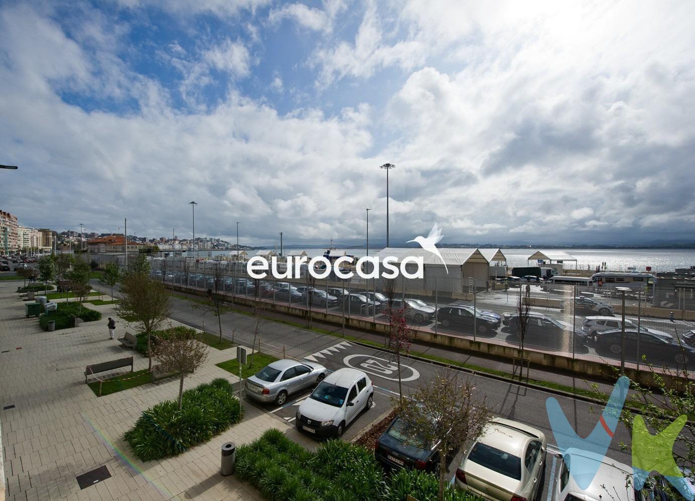 LUZ, VISTAS Y POTENCIAL EN UNA UBICACIÓN PRIVILEGIADA . Un refugio de paz en una zona exclusiva donde el silencio solo se ve interrumpido por la brisa del mar. Este piso en Antonio López ofrece esa sensación mágica de calma y calidez. Un hogar que transmite bienestar desde el primer momento, donde la luz inunda cada rincón, creando una atmósfera acogedora y llena de vida. Situado en una tranquila primera planta y sin barreras arquitectónicas, esta propiedad te ofrece la posibilidad de dar vida a un espacio con alma, donde la luz y las vistas infinitas son las verdaderas protagonistas. La vivienda cuenta con tres habitaciones y dos baños, ofreciendo una distribución cómoda, fluida y totalmente accesible. Espacios cómodos y agradables que invitan a imaginar múltiples posibilidades. Sus amplios ventanales permiten la entrada de abundante luz natural durante todo el día, y regalan unas vistas únicas a la bahía de Santander, Peña Cabarga, Somo y Pedreña, creando una sensación continua de amplitud y conexión con el entorno. Vivir aquí significa tener Santander a tu alcance. Se encuentra ubicado en una zona muy tranquila, con escaso tránsito de vehículos, ideal para quienes buscan confort y calidad de vida sin renunciar a la cercanía del centro. Con todos los comercios, servicios y transportes públicos al alcance, facilitando tu rutina diaria al máximo. Una oportunidad excepcional para diseñar un hogar totalmente personalizado en un entorno inmejorable que evoca la cercanía del mar y aporta un valor diferencial. Ven a sentir la energía de este piso y descubre por qué es el lugar donde querrás empezar tu nueva etapa. 