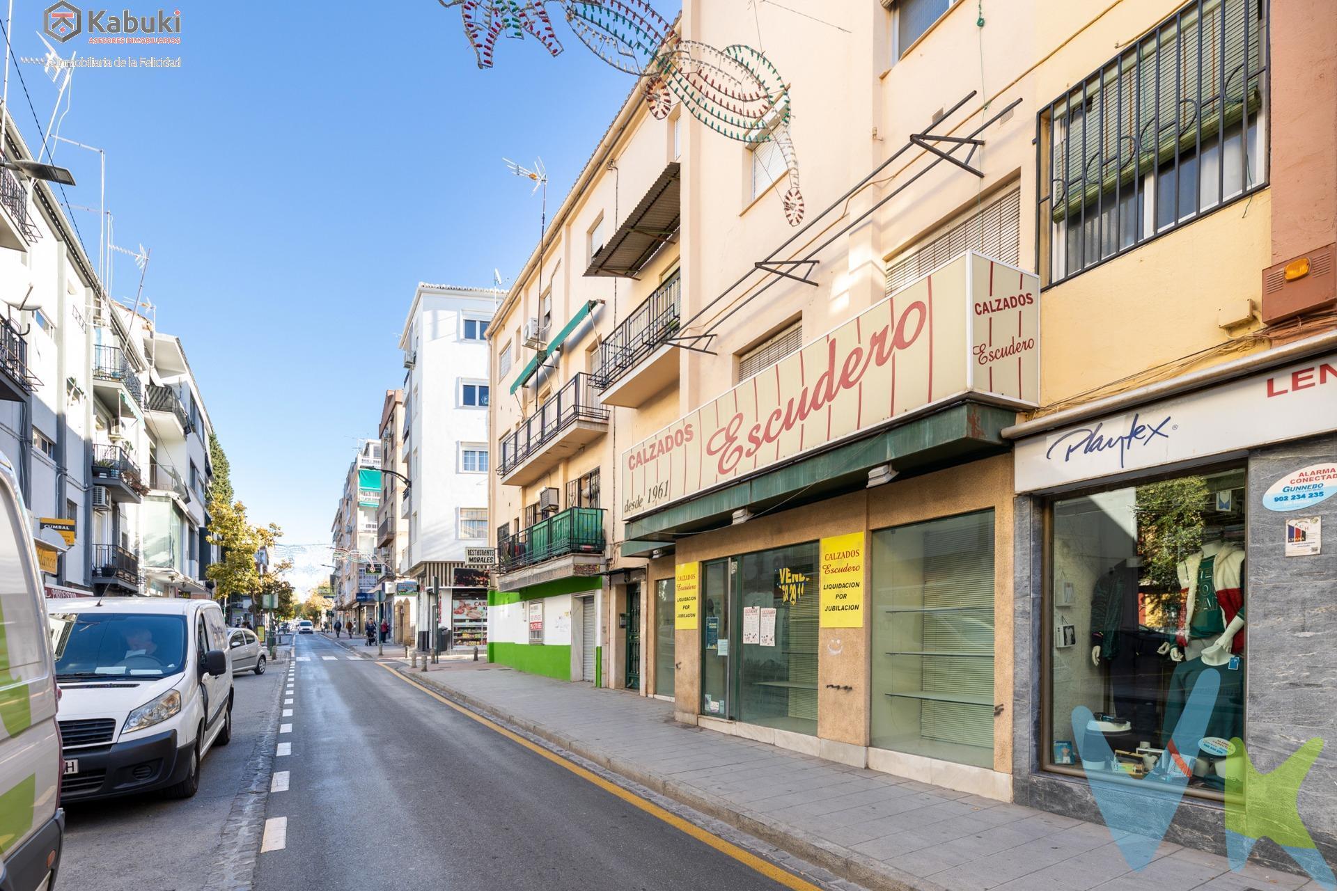 ¿Estás buscando un local a reformar con muchas posibilidades en el barrio de la Chana? ¡Pues no dejes pasar esta oportunidad! . Te presentamos un estupendo local que puedes convertir en tu propio negocio o alquilarlo como inversión. El local tiene 60 m2 y está acondicionado para albergar un negocio. No dejes escapar esta ocasión única de comprar un local en el barrio de la Chana, en una ubicación envidiable, ya que, es zona de paso y está cerca de colegios, centros médicos, supermercados, comercios, restaurantes, zonas de ocio, parques.. . No te lo pienses, ¡ven a visitar con Kabuki e invierte en felicidad!. *** El PVP indicado no incluye impuestos ni gastos de Escritura. Honorarios de agencia no incluidos. *** Las superficies expresadas en esta página tienen carácter descriptivo y son aproximadas. Los precios pueden ser susceptibles de modificación sin previo aviso. 