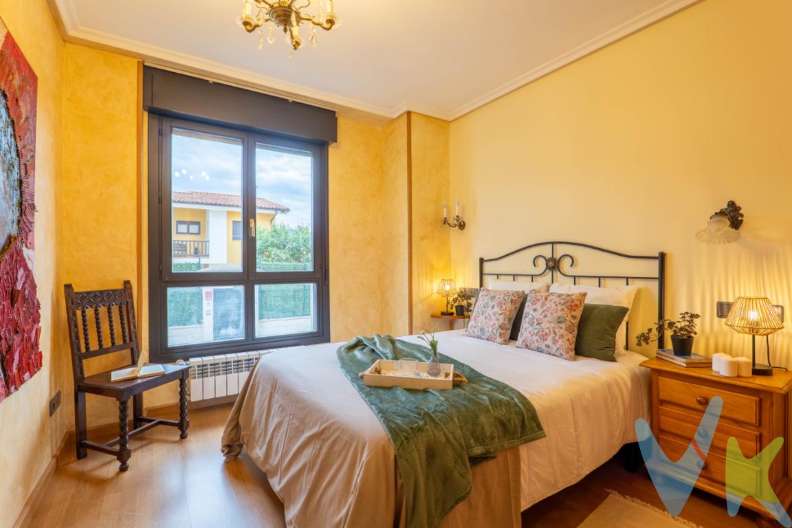 En Colunga, entre el mar y la sierra del Sueve, este piso ofrece serenidad.En este entorno privilegiado se encuentra un acogedor piso de un dormitorio, pensado para quienes buscan tranquilidad sin renunciar a las comodidades. Con piscina comunitaria, zona infantil y cancha de pádel, es un lugar para vivir o descansar cerca del mar.Un punto de partida ideal para disfrutar el paisaje asturiano día a día. Se informa a los interesados que el precio de venta indicado no comprende los honorarios de la agencia inmobiliaria al comprador, el Impuesto de Transmisiones Patrimoniales (ITP) ni los gastos asociados a la compraventa (notaría, registro de la propiedad y otros)