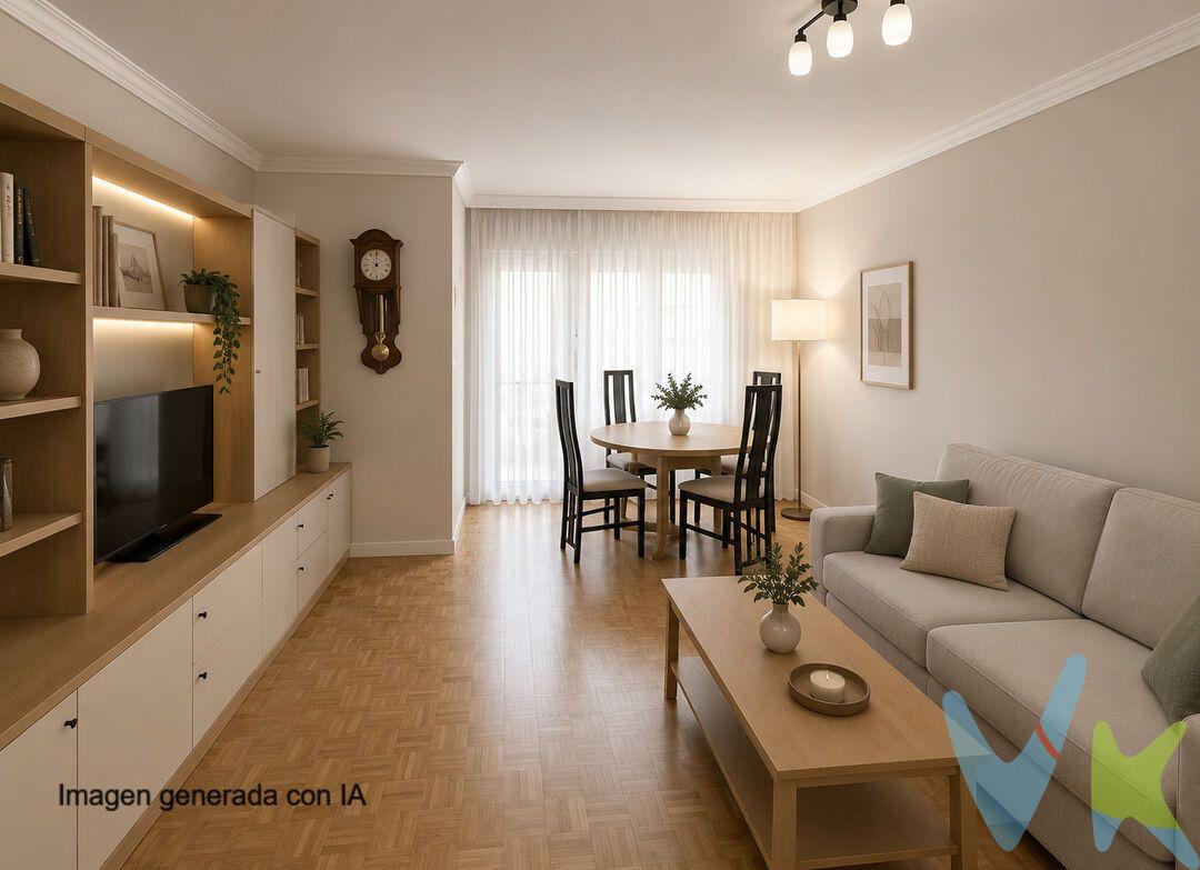 Amplio piso en el barrio de Azpilagaña, en calle Miguel Astrain, una ubicación muy cómoda,  bien comunicada, familiar y en un entorno tranquilo.
La vivienda se encuentra en una segunda altura y destaca por sus espacios amplios, su buena distribución, suelos y carpintería en perfecto estado y ventanas cambiadas de climalit oscilobatientes.
Cuenta con 3 habitaciones de buen tamaño, un salón espacioso y muy agradable, cocina con gran capacidad de almacenaje y 2 baños completos.
Dispone además de balcón exterior y balcón interior, lo que aporta ventilación y luz natural durante todo el día.
La vivienda se encuentra en buen estado, ideal tanto para familias como para quienes buscan amplitud en una de las zonas más demandadas de Pamplona.
 
 
Gastos de compra:Los gastos a cargo del comprador serán el Impuesto de Transmisiones Patrimoniales (actualmente el 6% del precio de compra en Navarra), además de notaría y registro, cuyo importe puede variar según la operación.