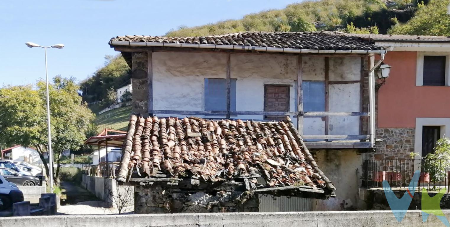 Gran casona tradicional en el centro de Pola de Laviana 
Junto a centro neurálgico cultural y social del Concejo de Laviana, este espacio puede convertirse en un negocio muy sostenible
Te ayudamos a alcanzar con éxito la puesta en marcha de tu proyecto empresarial. Nuestro equipo técnico financiero e inmobiliario te acompañará durante todo el proceso de compra-venta, con asesoramiento financiero, gestión de hipotecas, negociación y gerencia de riesgos, para que tú solo pienses en lo importante, gestionar tu negocio.
Esta casa de piedra en venta en Pola de Laviana Asturias, puede ser la oportunidad que estabas esperando para comenzar tu proyecto empresarial