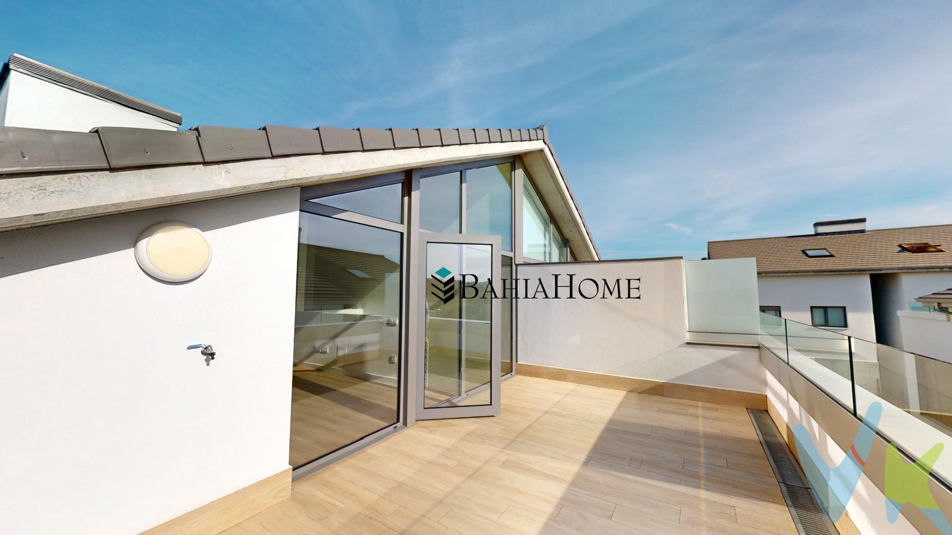 ✨ Exclusiva casa pareada – Diseño moderno, y jardín privado 🌿✨. Se sitúa en la tranquila y residencial localidad de Maoño, ubicado en el sur del municipio cántabro de Santa Cruz de Bezana. Te presentamos esta magnífica vivienda pareada de 165 m² útiles, distribuida en 3 cómodas plantas y construida en 2024 🏗️. Una casa prácticamente nueva, pensada para ofrecer confort, funcionalidad y calidad de vida desde el primer día. 🏡 La distribución de la vivienda es la siguiente: . 🔹 PLANTA BAJA. 🛋️🍳 Elegante salón comedor de generosas dimensiones con cocina abierta, concebido como un espacio diáfano y armonioso que permite diferenciar ambientes con sutileza, aportando amplitud, luz y modernidad. Un entorno perfecto para disfrutar de reuniones familiares, recibir invitados o relajarse, manteniendo siempre la conexión entre espacios. 🛏️ 1 habitación individual, perfecta como despacho, dormitorio juvenil o cuarto de invitados. 🛁 Baño moderno equipado con plato de ducha de diseño funcional. 🔹 PRIMERA PLANTA. 🛌 Zona de descanso con 3 habitaciones:. •	🛏️ Dormitorio principal con baño en suite, funcional y cómodo, con plato de ducha, pensado para el día a día. •	🛌🛌 2 habitaciones adicionales, multifuncionales, amplias y luminosas. 🛁 Baño completo adicional con bañera, ideal para familias. 🔹 SEGUNDA PLANTA. 🏠 Espacio diáfano, perfecta para crear lo que necesites: zona de ocio, despacho, gimnasio, sala de juegos o incluso un dormitorio extra. 🚗 Comodidades que marcan la diferencia. ✔️ Garaje privado con acceso a la vivienda mediante un ascensor + plaza de parking adicional exterior 🚙. ✔️ Suelo radiante mediante sistema de aerotermia que proporciona el máximo confort térmico y eficiencia energética y sostenibilidad 🌡️. ✔️ Construcción reciente (2024) 🆕 con acabados modernos y funcionales. ⚡ EXTRAS QUE APORTAN VALOR DE FUTURO. 🔌 Preinstalación para cargador de coche eléctrico. ☀️ Preinstalación para placas fotovoltaicas. 🔌 Certificado energético tipo A. CARACTERÍSTICAS. 🪑 La vivienda se entrega semiamueblada, lo que permite entrar a vivir de inmediato y, al mismo tiempo, personalizarla a tu gusto. 🌿 Espacio exterior privado para disfrutar todo el año. Uno de los grandes atractivos es su jardín de 70 m², un espacio ideal para crear una zona chill-out, instalar una barbacoa, disfrutar con niños o mascotas, o simplemente relajarte al aire libre. Dispone además de toma de agua y electricidad, lo que amplía aún más sus posibilidades. CONEXIONES:. Dispone de conexiones cercanas a la autovía A-67 a través de la nacional N-611, la cual discurre en parte por el pueblo. A una distancia de 3 kilómetros de la capital municipal, Santander. . Una propiedad excepcional, ideal para familias que buscan amplitud y serenidad, o para cualquier persona que desee vivir en un entorno residencial elegante y perfectamente comunicado. 📞 Una casa lista para convertirse en tu nuevo hogar. ¡Ven a visitarla y descúbrela en persona! 💫