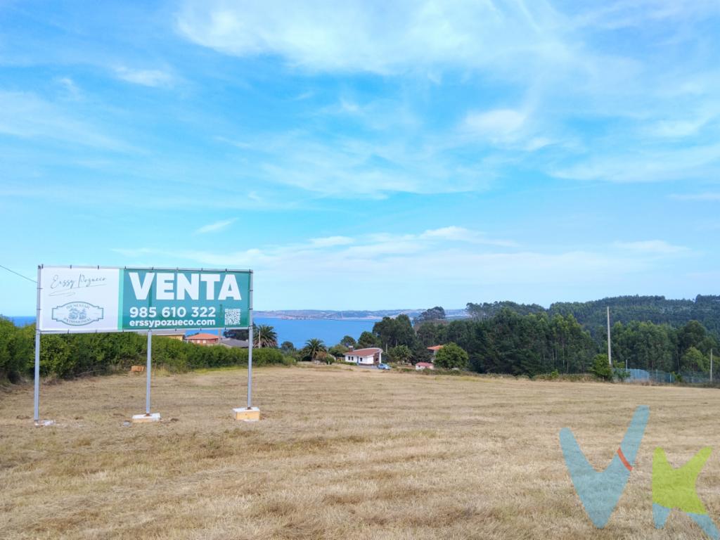 Hay lugares que invitan a imaginar el hogar perfecto, y esta parcela es uno de ellos.

En el tranquilo pueblo de Bayas, en el concejo de Castrillón, ponemos a la venta esta magnífica finca edificable de 1.390 m², un espacio privilegiado donde disfrutar de la tranquilidad del entorno rural sin renunciar a la cercanía de todos los servicios.

Su gran atractivo son sus espectaculares vistas al mar, que convierten esta propiedad en una oportunidad única para construir una vivienda en un enclave donde la naturaleza y el Cantábrico son los auténticos protagonistas. Bayas se encuentra junto a uno de los litorales más valiosos de Asturias, muy próximo al Playón de Bayas, un extenso arenal y espacio natural de gran belleza paisajística.

Con una superficie de 1.390 m², la parcela ofrece amplitud suficiente para diseñar una vivienda cómoda, con jardín, terrazas y todos aquellos espacios exteriores que siempre has deseado.

Si buscas un lugar donde despertar cada día con el mar en el horizonte, disfrutar de la tranquilidad y vivir en un entorno natural excepcional, esta finca reúne todas las condiciones para hacerlo realidad.

En Erssy Pozueco llevamos desde 1982 ayudando a nuestros clientes a encontrar propiedades únicas. Estaremos encantados de acompañarte en todo el proceso para que este proyecto se convierta en tu próximo hogar.