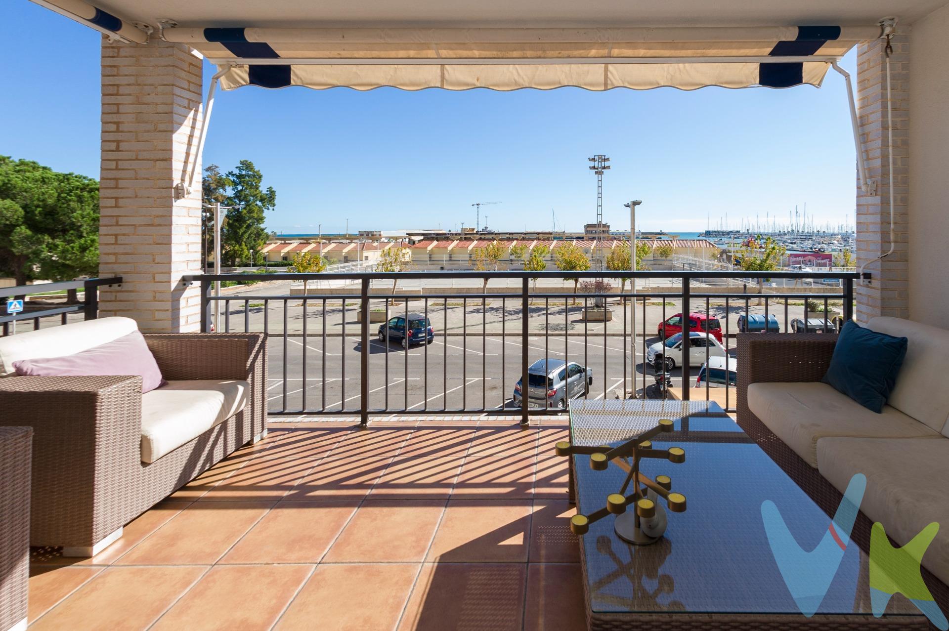 🌊✨ PISO EXCEPCIONAL JUNTO A LA PLAYA DE BURRIANA — ¡TU VIDA FRENTE AL MAR TE ESPERA! ✨🌊. ¿Imaginas despertar cada mañana con la brisa del Mediterráneo entrando por tu ventana? Este impresionante piso de 166 m² construidos en la Zona Playa de Burriana es exactamente lo que has estado buscando. Una oportunidad única que combina espacio, luz, confort y ubicación privilegiada a un precio que no encontrarás igual. 🏠 UN HOGAR DISEÑADO PARA VIVIR A LO GRANDE. Nada más entrar, la amplitud y luminosidad de este piso te conquistarán. Con 150 m² útiles distribuidos de forma inteligente, cada rincón ha sido pensado para que disfrutes al máximo de la vida costera sin renunciar a ninguna comodidad urbana. La orientación Norte-Sur garantiza luz natural durante todo el día y una ventilación cruzada perfecta, creando un ambiente fresco y agradable en verano y acogedor en invierno. ¡Adiós al calor sofocante y a las habitaciones oscuras!. 🛏️ 4 DORMITORIOS AMPLIOS CON ARMARIOS EMPOTRADOS. El piso cuenta con cuatro dormitorios de buen tamaño, todos equipados con armarios empotrados que ofrecen el almacenamiento que una familia moderna necesita. Ya seas una familia numerosa, un teletrabajador que necesita su espacio propio o un inversor buscando una propiedad con alto potencial de alquiler vacacional, este piso se adapta perfectamente a tu estilo de vida. 🛁 2 BAÑOS COMPLETOS. Dos baños completos para que las mañanas fluyan sin prisas ni esperas. Porque el tiempo en familia es demasiado valioso para perderlo en colas. 🍽️ SALÓN-COMEDOR CON ACCESO DIRECTO A LA TERRAZA. El corazón del hogar es este espectacular salón-comedor que se abre de par en par a la gran terraza, creando una continuidad interior-exterior que en las noches de verano se convierte en pura magia. Imagina las cenas con amigos, los desayunos en familia con vistas al entorno marítimo, los atardeceres mediterráneos desde tu propio espacio privado. 🌅. 👨‍🍳 COCINA TOTALMENTE EQUIPADA + GALERÍA INDEPENDIENTE. La cocina, completamente equipada y funcional, dispone además de galería independiente, ese espacio extra tan práctico para la lavadora, el almacenamiento o incluso una zona de trabajo adicional. Todo pensado para facilitar el día a día. 🌿 EXTRAS QUE MARCAN LA DIFERENCIA. ✅ Calefacción mediante gas ciudad — eficiente y económica. ✅ Bomba frio-calor. ✅ Puerta blindada — máxima seguridad para tu familia. ✅ Ascensor — comodidad garantizada en el día a día. ✅ Fachada caravista — estética atemporal y bajo mantenimiento. ✅ Conservación impecable — listo para entrar a vivir. 📍 UBICACIÓN: EL MAR A TUS PIES. Situada en la Zona Playa de Burriana, esta vivienda te coloca a pasos de la arena y el Mediterráneo, rodeada de restaurantes, cafeterías y comercios que hacen el día a día cómodo y agradable. Una zona tranquila, con encanto de pueblo marinero auténtico, perfecta para quienes buscan desconectar del ritmo frenético de la ciudad sin alejarse de los servicios esenciales. 🏖️ Aquí la gente se conoce, el ambiente es familiar y la calidad de vida se nota desde el primer paseo por el puerto. 💶 PRECIO: 280.000 €. 📋 Comunidad: solo 90€/mes. 📅 Antigüedad: 2000 | Planta: 1ª con ascensor. 📞 ¿TE HA ENAMORADO? ¡LLÁMANOS AHORA!. No dejes escapar esta oportunidad. Las propiedades de estas características no duran en el mercado. Contacta hoy mismo con nosotros . Por mandato expreso del propietario comercializamos este inmueble mediante contrato de multi-exclusiva, por el cual numerosas agencias colaboradoras, nacionales e internacionales, ofrecen esta vivienda a sus potenciales compradores, todo ello garantizando un servicio de calidad, un trato fácil, sencillo y sin interferencias de terceros, ya que la gestión es a través de nuestra agencia. *Impuestos, gastos de compraventa tales como honorarios agencia y financiación no incluidos.