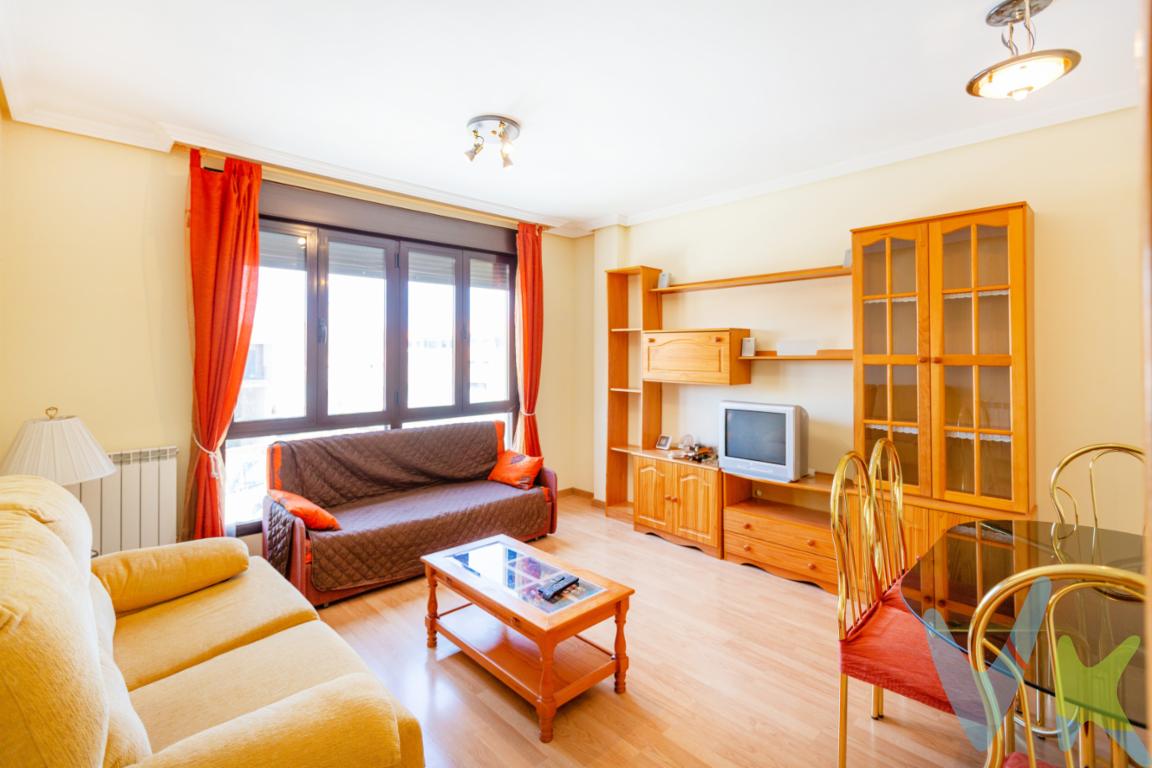 Tu vivienda entre Madrid y Toledo. Estudio moderno, impecable y listo para entrar a vivir, con plaza de garaje, trastero y cocina equipada. Ideal para militares, guardias civiles, policías y funcionarios que buscan una vivienda práctica, bien comunicada y sin necesidad de reformas.______________ La comercialización del presente inmueble se realiza en régimen de exclusiva, garantizando a la propiedad una gestión profesional, coordinada y sin interferencias externas. Trabajamos bajo el modelo de exclusiva compartida, colaborando activamente con otras agencias y profesionales que representen a posibles compradores o arrendatarios, con el objetivo de maximizar la difusión y las oportunidades de cierre.Por respeto a la propiedad y a sus ocupantes, se ruega no molestar directamente a propietarios o inquilinos. Para cualquier información adicional, concertar visita o plantear colaboración profesional, deberán dirigirse exclusivamente a nuestra oficina.La información contenida en este anuncio (incluyendo superficies, distribución, características, imágenes, planos y precios) tiene carácter meramente informativo y orientativo, no contractual, pudiendo estar sujeta a modificaciones, errores u omisiones sin previo aviso. Las superficies indicadas son aproximadas y no tienen carácter vinculante.El precio publicado no incluye impuestos ni gastos derivados de la operación (ITP, IVA, AJD, notaría, registro, gestoría u otros que legalmente correspondan).En caso de compraventa, los honorarios de intermediación inmobiliaria no están incluidos en el precio y serán satisfechos por la parte compradora de forma independiente, salvo pacto distinto.En caso de arrendamiento, la renta indicada no incluye suministros ni otros gastos repercutibles salvo indicación expresa en el anuncio. Las condiciones económicas y jurídicas definitivas se establecerán en el correspondiente contrato conforme a la normativa vigente. Los honorarios profesionales se aplicarán conforme a la legislación en vigor en el momento de la formalización del contrato.La propiedad podrá ser retirada del mercado o modificada en sus condiciones sin previo aviso, estando la oferta sujeta a disponibilidad.
