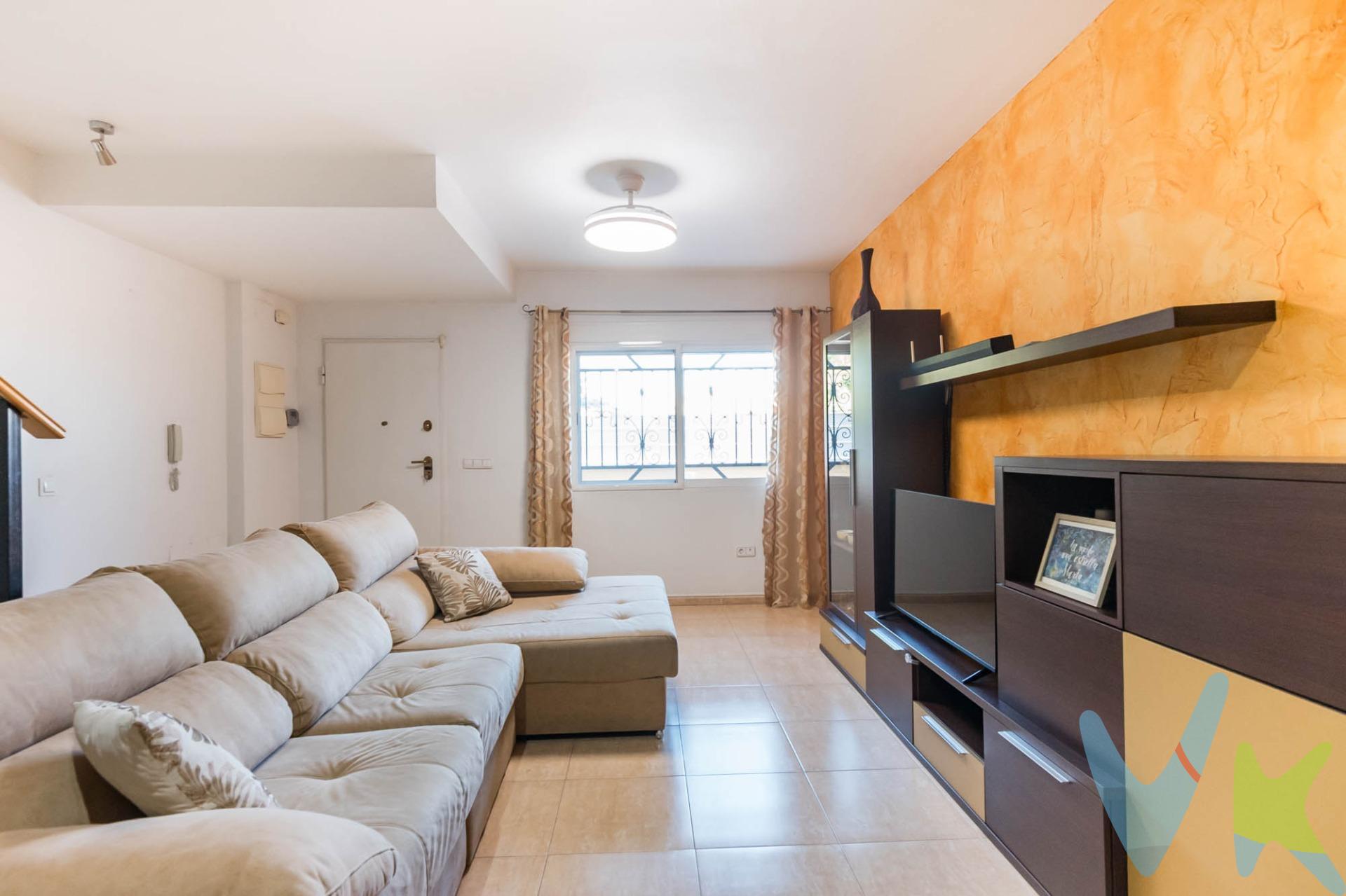 Crea el hogar que siempre has soñado, en este dúplex situado en Lorqui, si buscas tranquilidad sin renunciar a una excelente conexión, este dúplex es para ti. Ubicado en una zona residencial muy tranquila, con acceso rápido a la autovía A-30 🚗. 🔹 Distribución perfecta:. ✔️Porche 4.40x 2.80m2. ✔️ Planta baja: salón, cocina independiente, luminosa y espaciosa con salida a galería acristalada de 4,85x1.95m2, además de un patio de 4,85x2.50 m2, ideal para disfrutar al aire libre 🌿☀️. ✔️ baño completo con pie de ducha. ✔️ Planta superior: 3 habitaciones y 2 baños completos, uno de ellos en suite 🛏️🛁. ✔️ Semisótano: espacio para 2 vehículos 🚘🚘, con salida comunitaria y zona insonorizada perfecta para música o sala de ocio 🎶. 💡 Una vivienda cómoda, funcional y lista para disfrutar en familia. 📩 Contáctanos para más información o visita. PVP: 171.999€. No incluye gastos, impuestos y demás gastos legalmente correspondan al comprador: ITP del 7,75% con carácter general; existen excepciones según normativa aplicable (1). Base imponible el mayor valor entre el precio de venta o el valor referencia catastral. Gastos Notaría y Registro: 1.900€ aprox. según complejidad y aranceles vigentes (2). Financiación: gastos de hipoteca, tasación y gatos bancarios a cargo del comprador, según su necesidad y elección. Servicio doble de intermediación: Honorarios inmobiliaria a cargo del comprador: 3% precio final con un mínimo de 3.000€, más IVA (21%), salvo acuerdo contrario tras negociación, no incluidos en PVP. Operación y condiciones de compraventa sujeta a aceptación expresa del vendedor. Para acceder a información y documentación legalmente exigible por el consumidor: https://www.inmotasa.es/consumidor/ . Comercialización en multiexclusiva: Por mandato expreso del propietario, este inmueble se comercializa en multiexclusiva, lo que garantiza un acceso completo a la información, un servicio profesional y una gestión ordenada, sin interferencias de terceros. Si eres agente inmobiliario y tienes un cliente interesado, estaremos encantados de colaborar. Una compra tranquila y bien acompañada: Al contactar directamente con nosotros, evitarás molestias innecesarias a la propiedad. Nos encargamos de toda la intermediación, facilitándote la documentación, la información necesaria y un trato cercano, claro y sin complicaciones.  (1) Para una información exhaustiva sobre el funcionamiento, tipos impositivos y bonificaciones del ITP en la Región de Murcia, puedes consultar el portal oficial de la Agencia Tributaria Autonómica en el siguiente enlace: agenciatributaria.carm.es/ITPAJD. (2) Tarifas notariales y registrales reguladas en Anexo I Del Real Decreto 1426/1989 y, Anexo I Del Real Decreto 1427/1989, respectivamente.