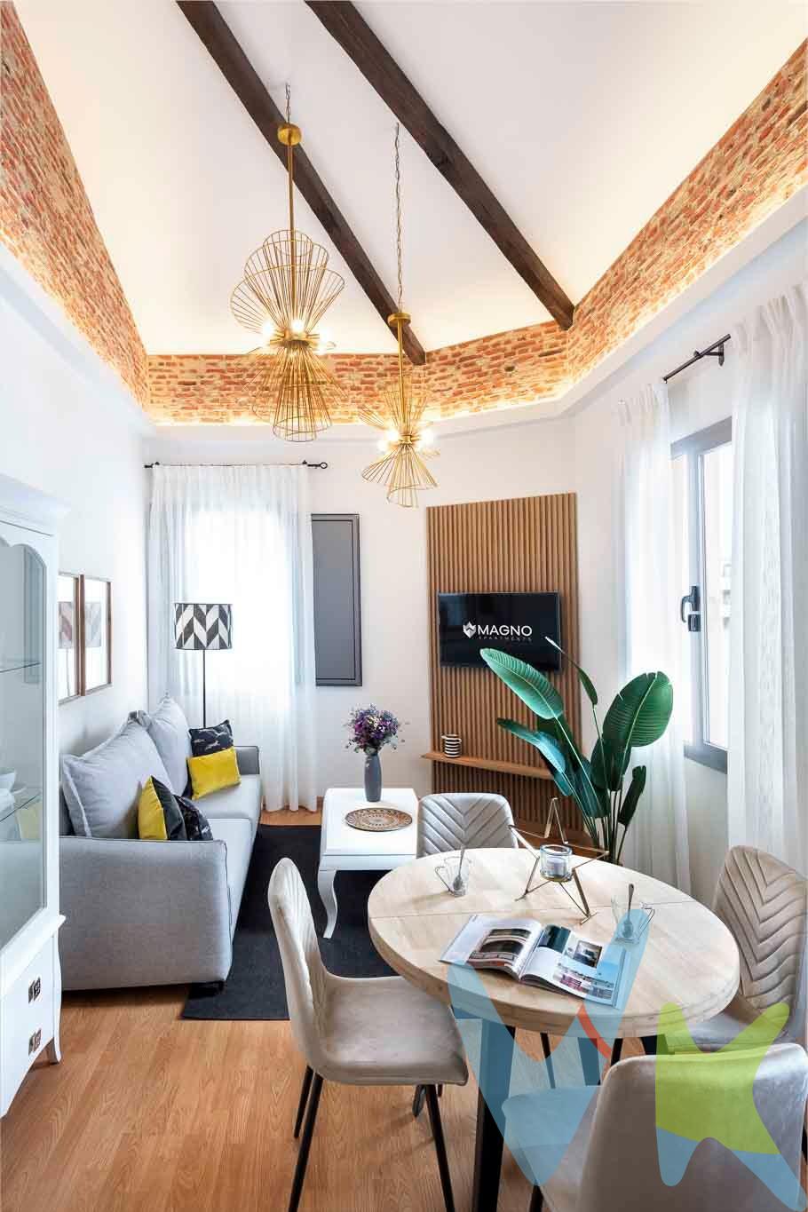 Magnífico e impecable piso totalmente reformado y climatizado, muy luminoso, en Pagés del Corro esquina con Luca de Tena. . Es un 2º con ascensor, de esquina, totalmente exterior y con cocina totalmente equipada y amplio sofá cama en el salón. . Tiene 64 m2 con 2 dormitorios grandes con amplios armarios empotrados y altillos, precioso salón abuhardillado con cocina totalmente equipada y 1 baño completo y equipado. . Muy acogedor con solería de tarima flotante y puertas nuevas. En el corazón de Triana junto a la zona peatonal comercial y de gran variedad de restaurantes y tiendas. . Informamos a nuestros clientes compradores que el precio de venta no incluye lo siguiente: Honorarios de la agencia inmobiliaria, Impuestos (I.T.P., I.V.A. o A.J.D., en su caso) ni otros gastos de la compraventa (gastos de Registro de la Propiedad, Notaría, Gestoría ni de posible Financiación). Documento F.I.S. a disposición del consumidor según Decreto 218/2005 Junta de Andalucía. . . 