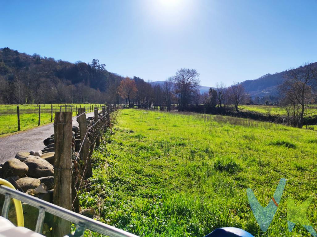 En el Valle de Toranzo, en el pueblo de Alceda, tenemos esta PRECIOSA FINCA RÚSTICA.Además, de sus espectaculares vistas, tiene una pequeña cabaña hecha con bloques de cemento de 68m.El agua y la luz la tiene en las proximidades.No dejes de llamarnos, TE ENCANTARÁ!!!!Los precios mostrados no incluyen impuestos, gastos de compraventa ni financiación.