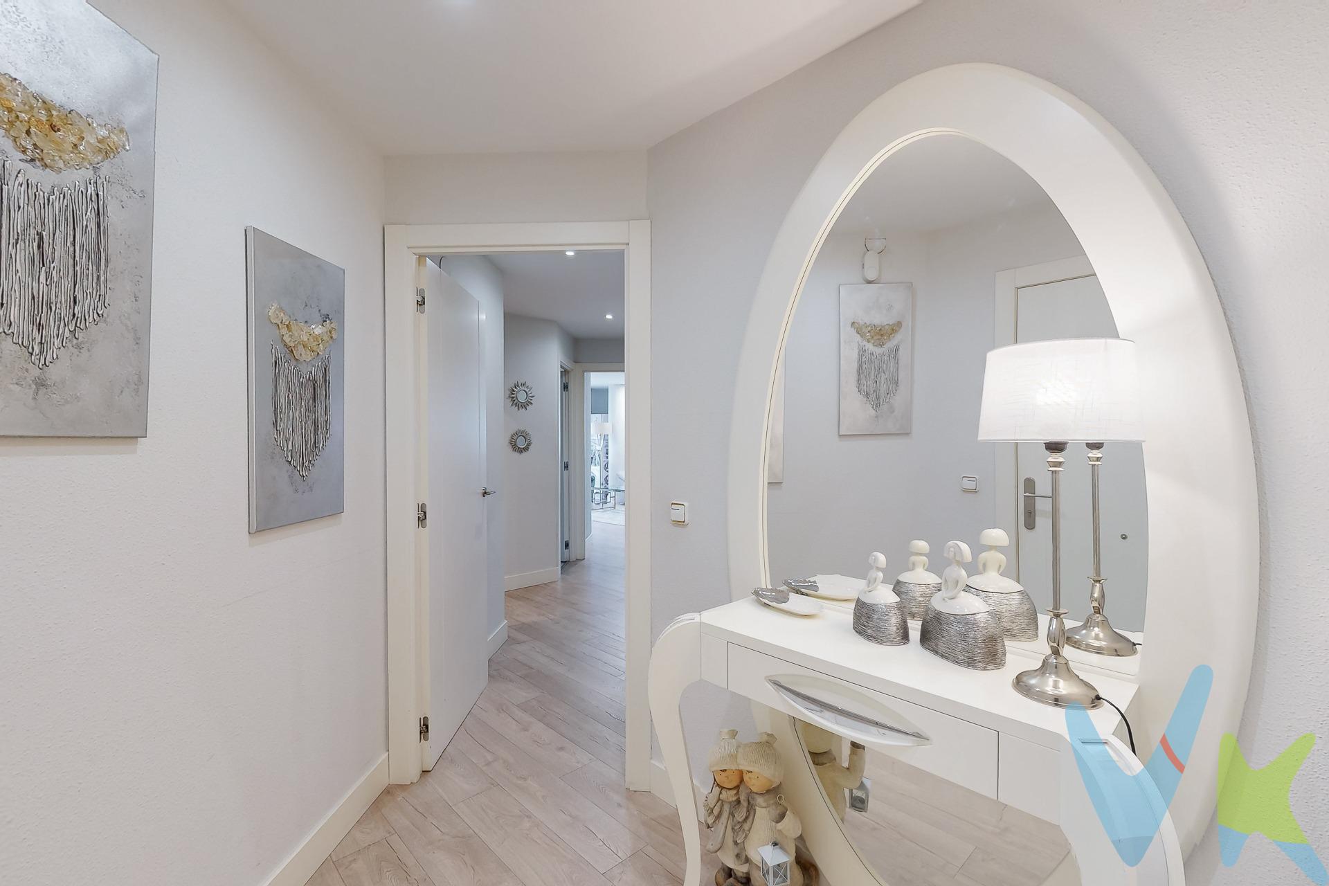 Piso en venta en la calle Ezkaba de Villava, ubicado en una zona tranquila y bien comunicada, con todos los servicios a un paso. La vivienda cuenta con tres amplias habitaciones, ideales tanto para familias como para quienes necesitan espacio extra para despacho o zona de estudio. Dispone de dos baños completos, lo que aporta comodidad y funcionalidad en el día a día. El piso se distribuye de forma práctica y luminosa, ofreciendo estancias confortables y bien aprovechadas. Incluye plaza de garaje, una gran ventaja en la zona, y trastero, perfecto para almacenamiento adicional. Una vivienda completa, cómoda y bien situada, ideal para entrar a vivir o como inversión.  . GASTOS E IMPUESTOS NO INCLUIDOS