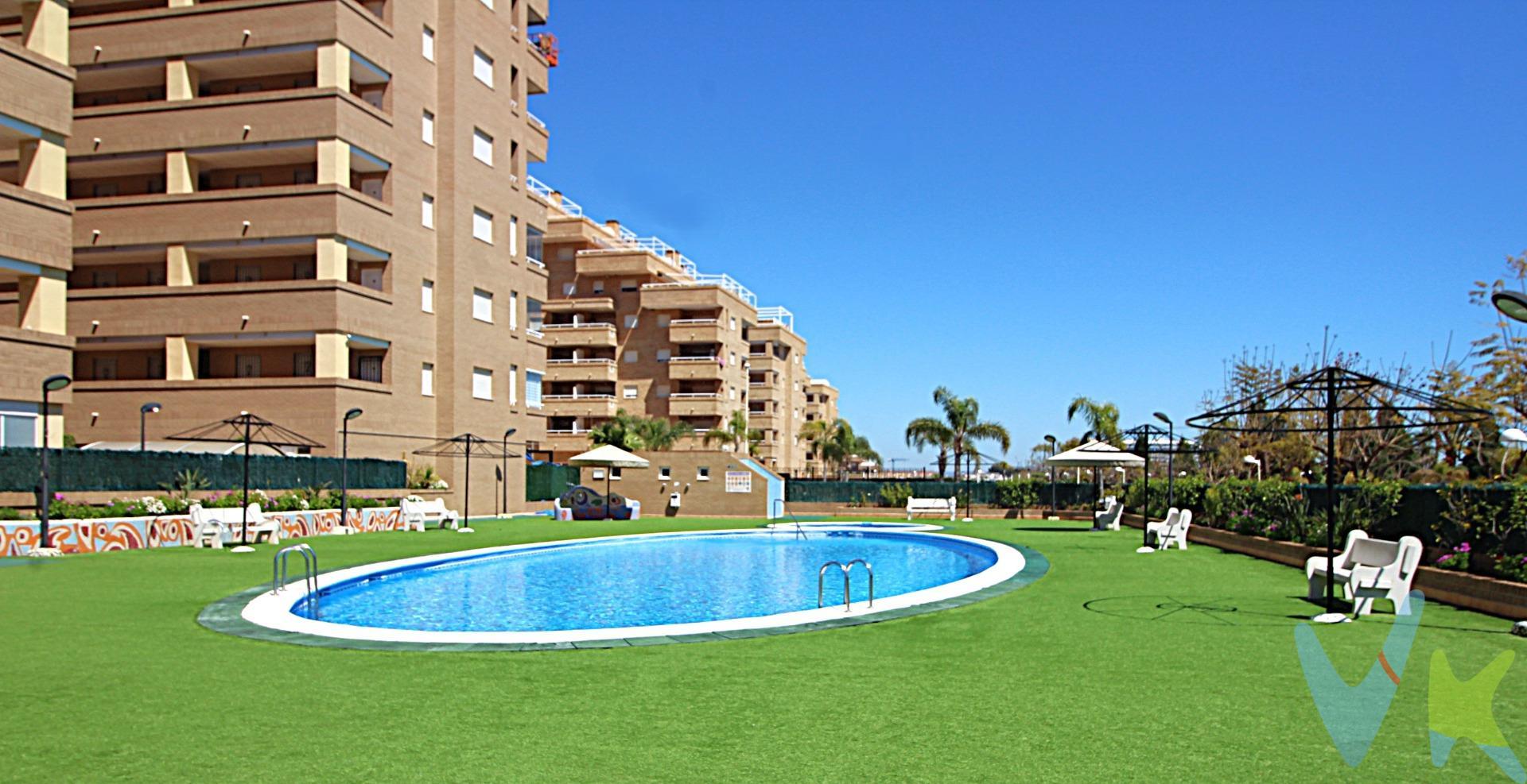 Se vende un bonito apartamento ubicado en la zona de Magic World, un área que ofrece una gran variedad de servicios y comodidades. Se trata de una vivienda de dos habitaciones dobles con armarios empotrados, un baño reformado con acabados de calidad, salón comedor con cocina independiente totalmente equipada y con pasa-platos para facilitar el servicio y terraza con vistas despejadas, ideal para disfrutar del aire libre. Además cuenta con plaza de parking para estacionar tu vehículo de manera segura y trastero para almacenar objetos y mantener el apartamento organizado. El residencial ofrece zona infantil para los más peques, zona aparca-bicis y por supuesto una agradable piscina comunitaria, perfecta para refrescarse y disfrutar del sol en un entorno relajante. Un hogar ideal de playa para aquellos que buscan comodidad y tranquilidad en una zona privilegiada. Los metros útiles son aproximados. Este inmueble es en exclusiva, con lo que le facilitamos cualquier información sobre la vivienda. Por este motivo, solicitamos no molesten al propietario, ocupantes de la propiedad, vecinos o conserje de la comunidad. . Muchas gracias por su comprensión. El precio indicado puede sufrir variaciones. En todos los casos los precios expuestos son más impuestos y gastos derivados de la transmisión del inmueble. 
