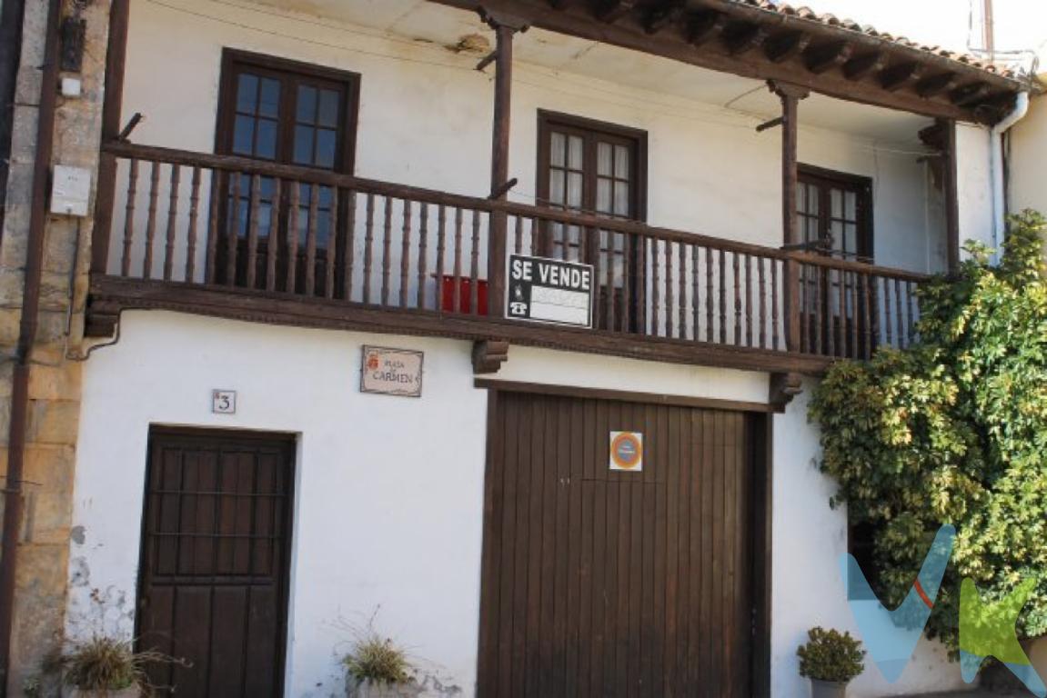 Casa de piedra para reformar en un de las zonas mas típicas de Cabezón de la Sal: el barrio de la Pesa. A pie de todos los servicios, muy cerca del centro de salud y de la piscina municipal. Dispone de un pequeño jardín, balcón y es necesaria una reforma completa. ¡Ven a conocer esta propiedad muy bien ubicada y con enormes posibilidades!