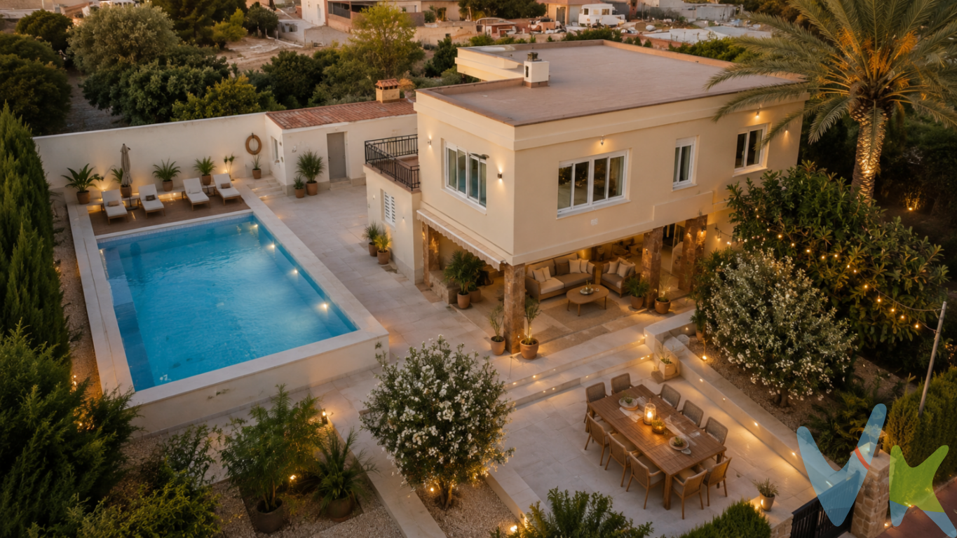 Hay viviendas que simplemente ofrecen metros cuadrados y otras que ofrecen una forma de vivir. Este chalet independiente es una de ellas. Ubicado en una de las urbanizaciones más prestigiosas de Bétera, esta propiedad combina amplitud, privacidad y unas magníficas zonas exteriores para disfrutar durante todo el año. La vivienda se distribuye en dos plantas y dispone de espacios muy generosos, con una construcción sólida y una distribución muy cómoda que permite adaptarla fácilmente a las necesidades de cualquier familia. La planta principal alberga las estancias de día, con un amplio salón muy luminoso, cocina independiente, dormitorios y acceso directo a una fantástica terraza cubierta con vistas despejadas al jardín y a la piscina, un lugar perfecto para desayunar al aire libre o disfrutar de reuniones con familia y amigos. En la planta baja encontramos un espectacular porche cubierto de grandes dimensiones que amplía considerablemente la zona de ocio de la vivienda, además de diferentes espacios auxiliares destinados a almacén, garaje y zonas de servicio. El exterior ha sido concebido para disfrutar sin salir de casa. La parcela resultante de la venta tendrá aproximadamente 681 m², ofreciendo una combinación perfecta entre amplitud y fácil mantenimiento. Destacan su gran piscina privada, la zona de barbacoa independiente, las terrazas y los espacios ajardinados que aportan privacidad y un entorno muy agradable. Se trata de una vivienda ideal tanto como residencia habitual como para quienes buscan una segunda residencia donde disfrutar del clima mediterráneo a escasos minutos de Valencia. Si buscas una vivienda independiente donde disfrutar del espacio, la tranquilidad y la calidad de vida, estaremos encantados de enseñártela.*La vivienda se venderá con una parcela resultante aproximada de 685 m², como consecuencia de una segregación de la finca original.No obstante, se podrían adquirir una o dos parcelas colindantes de 574m2 y 580m2 respectivamente.*Las imágenes de reforma mostradas son renders fotorrealistas creados a partir de fotografías reales de la vivienda. Reflejan una propuesta de actualización estética respetando la distribución, dimensiones y huecos existentes, con el objetivo de ayudar a visualizar el potencial del inmueble.Agencia Registrada con el Nº 89 en el Registro Obligatorio de Agentes Inmobiliarios de la Comunitat Valenciana. Puede consultar en la web de la GVA:https://habitatge.gva.es/es/registres-en-materia-habitatgeLa oferta está sujeta a cambios de precio o retirada del mercado sin previo aviso. Este anuncio en su conjunto, incluyendo textos, fotos, imágenes o cualquier otro contenido de este, no es vinculante dado que la información es ofrecida por terceros y puede contener errores. Se muestra a título informativo y no contractual.Gastos de la compraventa a cargo de la parte compradora no incluidos en el precio del inmueble a tener en cuenta:.- ITP con carácter general en Valencia es del 9% pudiendo corresponderle otro tipo impositivo atendiendo a sus circunstancias personales (por edad, renta o situación familiar primera vivienda habitual, etc?EUR? ) previstas legalmente.*Base imponible del impuesto el mayor valor entre el precio de compraventa, la tasación o el valor de referencia catastral..- Gastos de notaría y registro, en su caso, suelen oscilar aprox; entre 1,5% y 2,5% (aranceles variables según valor de compraventa, n.º de copias, etc )..- Si tramita la inscripción una gestoría, deberá abonar sus honorarios más iva ( en este caso suele oscilar entre los 250 y los 400 + iva)..- Honorarios de mediación inmobiliaria a cargo del comprador del 3% del precio final de venta más IVA (21%).Por mandato expreso del propietario, comercializamos este inmueble en exclusiva, lo que le garantiza el acceso a toda la información, a un servicio de calidad, un trato fácil, sencillo y sin interferencias de terceros. Por este motivo, se ruega no molestar al propietario, a los ocupantes de la propiedad o a los vecinos. Muchas gracias por su comprensión. Si usted es agente inmobiliario y tiene un cliente para este inmueble, llámenos: estaremos encantados de colaborar.Se informa al consumidor que la agencia actúa como intermediaria inmobiliaria en la operación, estando cualquier eventual compraventa y sus condiciones sujeta a la aceptación expresa del propietario-vendedor y a la posterior formalización del correspondiente contrato. 