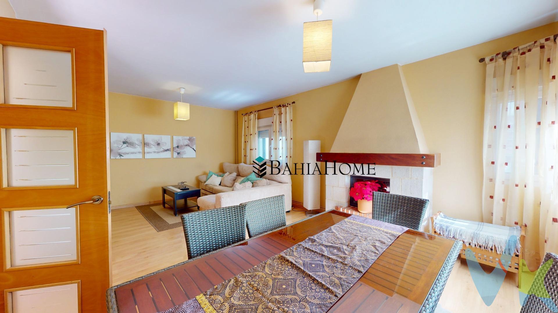  Acogedora vivienda unifamiliar en Nestares, a solo 5 minutos de Reinosa y 25 min de la estación de esquí de Alto Campoo. Ubicada en una zona residencial muy tranquila, rodeada de naturaleza y con excelente acceso por carretera, esta propiedad ofrece un entorno privilegiado para quienes buscan calidad de vida, ya sea como residencia habitual o como segunda vivienda para escapadas y vacaciones. La casa se encuentra en perfecto estado de conservación, lista para entrar a vivir sin necesidad de reformas, y destaca por su distribución cómoda y funcional, pensada para disfrutar en cualquier época del año. CARACTERÍSTICAS:. - Cinco habitaciones, dos de ellas dobles y una de ellas en la planta baja, todas ellas amplias, luminosas y con buena ventilación. - El salón principal cuenta con chimenea, creando un ambiente cálido y acogedor para los meses de invierno. - La cocina, moderna y completamente equipada, es funcional y se integra perfectamente en el conjunto del hogar. Uno de los grandes atractivos de esta propiedad es su jardín privado de 190 m², ideal para disfrutar al aire libre, organizar comidas con familia o amigos, o simplemente relajarse en un entorno verde y apacible. La vivienda cuenta, además, con vistas despejadas y una excelente orientación, lo que garantiza luz natural durante buena parte del día. SERVICIOS: . - comercios y supermercados. - centros educativos, sanitarios y administrativos. Una oportunidad única para quienes desean vivir cerca del entorno natural del sur de Cantabria, sin renunciar a la comodidad y los servicios. ¿Te vas a perder esta oportunidad?. ¡Contacta con nosotros para una visita!. No deje pasar esta oportunidad y venga a visitarla sin compromiso.