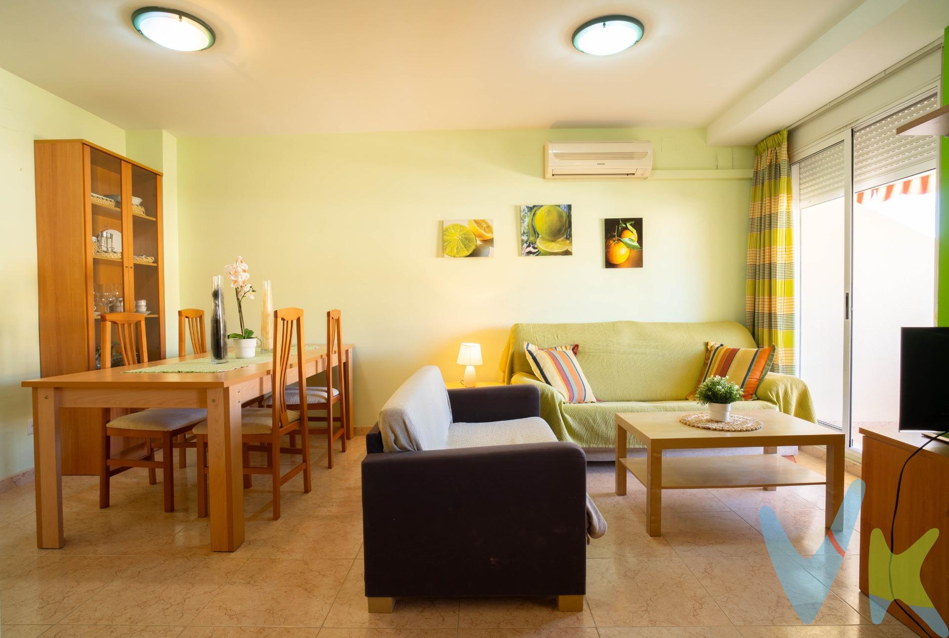 Te presentamos el apartamento ideal para disfrutar de tus vacaciones en la playa. Se trata de una vivienda tipo dúplex con dos magnificas terrazas con vistas despejadas a la montaña. Entrando a la vivienda nos encontramos una cocina independiente con electrodomésticos, una habitación doble con armario empotrado, un baño muy actual, totalmente reformado, salón comedor con salida a una de sus terrazas y una habitación individual. Accedemos a la planta de arriba a través de unas escaleras, las cuales se han aprovechado perfectamente para crear en su hueco un armario que te permite un amplio espacio de almacenaje. En la parte de arriba nos encontramos una zona abierta polivalente que puedes usar según tus necesidades y con salida a la otra terraza. Además se puede acceder también hasta este zona por una puerta independiente desde la azotea. Vamos como te he comentado, el apartamento ideal. No lo dejes escapar y ven a visitarlo!!!!!!!. La playa Morro de Gos, con un entorno ideal para relajarte. Encontrarás todos los servicios e instalaciones que distinguen a una playa accesible. Su encanto principal reside en su tranquilidad. Esta maravillosa playa cuenta con los distintivos de Bandera Azul, ISO14001, SICTED (Sistema Integral de Calidad Turística en Destino) y “Q” Qualitur. Como ves una preciosa playa de fina arena con oleaje moderado y poco profundo. Los metros útiles son aproximados. Este inmueble es en exclusiva, con lo que le facilitamos cualquier información sobre la vivienda. Por este motivo, solicitamos no molesten al propietario, ocupantes de la propiedad, vecinos o conserje de la comunidad. . Muchas gracias por su comprensión. El precio indicado puede sufrir variaciones. En todos los casos los precios expuestos son más impuestos y gastos derivados de la transmisión del inmueble.