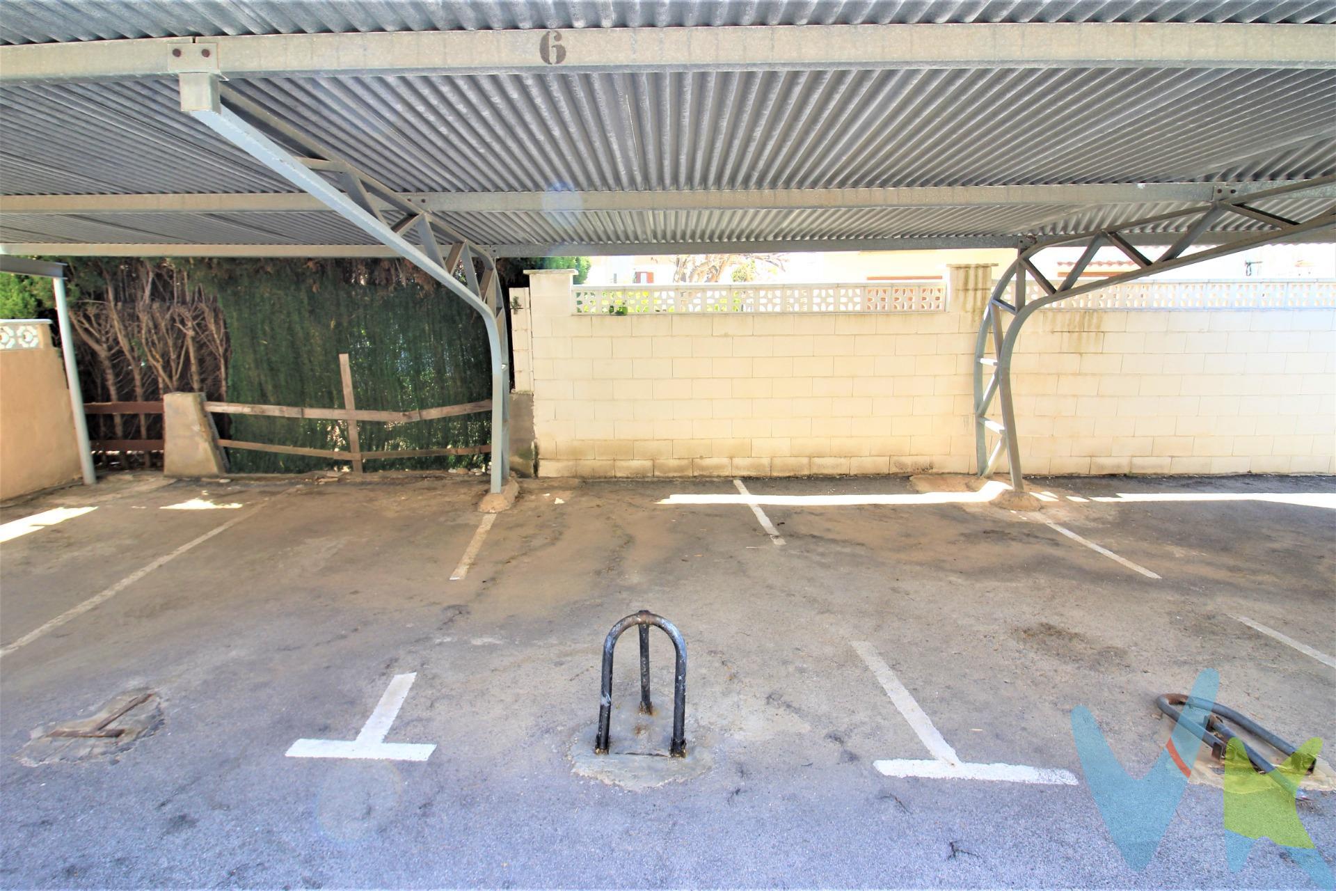 Se vende plaza de parking bajo cubierta en recinto cerrado en la zona morro de gos. Plaza con buen acceso  y amplia zona para maniobrar. . Las medidas son 2,16 de ancho y 4,44 de largo. No  dejes de venir a verla y de probarla, se acabo el perder tiempo buscando aparcamiento. . Los metros útiles son aproximados. Este inmueble es en exclusiva, con lo que le facilitamos cualquier información sobre la vivienda. Por este motivo, solicitamos no molesten al propietario, ocupantes de la propiedad, vecinos o conserje de la comunidad. . Muchas gracias por su comprensión.,. El precio indicado puede sufrir variaciones. En todos los casos los precios expuestos son más impuestos y gastos derivados de la transmisión del inmueble.