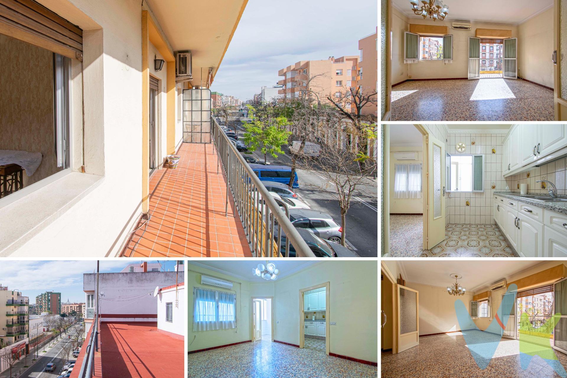 PROYECTO ASCENSOR APROBADO!!!. Precioso piso de 112 m2 en la calle Arroyo en una segunda planta con el proyecto de ascensor aprobado. La vivienda consta de 3 dormitorios, amplio salón con salida a bonita terraza, cocina independiente con office,  baño completo y aseo. Tiene azotea transitable. Muy luminoso en un edificio tranquilo con pocos vecinos en una zona magnífica tanto para vivir como para invertir por su proximidad al centro de Sevilla y a la estación de Santa Justa. Rodeado de todo tipo de servicios. Informamos a nuestros clientes compradores que el precio de venta no incluye lo siguiente: Honorarios de la agencia inmobiliaria, Impuestos (I.T.P., I.V.A. o A.J.D., en su caso) ni otros gastos de la compraventa (gastos de Registro de la Propiedad, Notaría, Gestoría ni de posible Financiación). Documento D.I.A. a disposición del consumidor según Decreto 218/2005 Junta de Andalucía. 