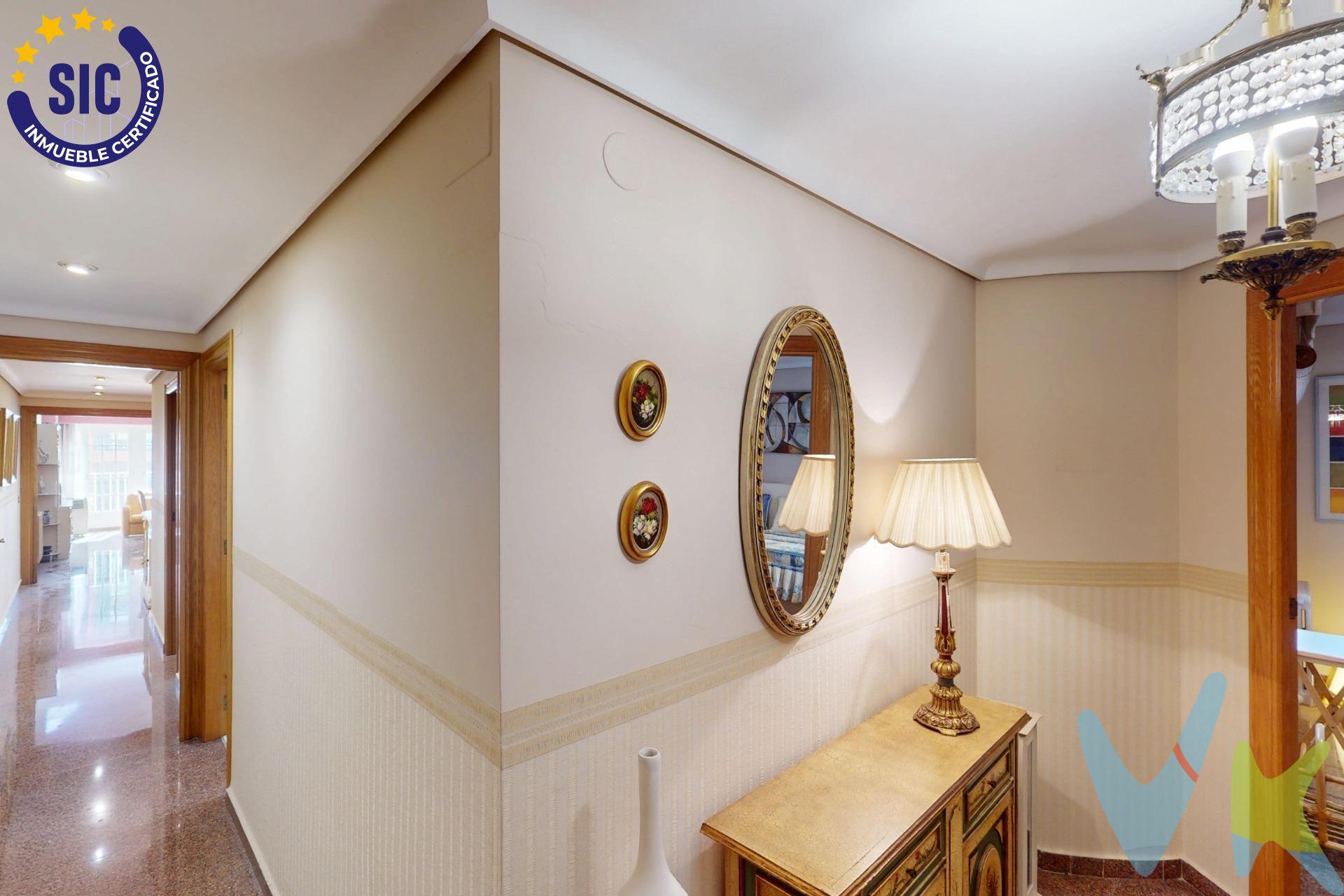 Te presentamos una luminosa vivienda ubicada en el corazón de la ciudad, a tan solo 100 metros de la emblemática Puerta del Sol. Este elegante piso cuenta con un total de 121 metros cuadrados construidos, distribuidos eficientemente: un acogedor hall que da acceso a un amplio salón-comedor adornado por ventanales que ofrecen abundante luz natural. La cocina es funcional e incluye galería hacia el patio interior. Dispone también de tres habitaciones dobles completamente equipadas con armarios empotrados y otra habitación simple ideal como despacho o cuarto infantil. Un baño completo que da servicio a dos habitaciones y otro baño completo para otra habitación complementan esta oferta excepcional. Esta propiedad se ofrece amueblada e incluye electrodomésticos listos para usar desde el primer día, lo cual representa una excelente oportunidad si buscas mudarte sin complicaciones adicionales; además disfrutarás del espacio extra proporcionado por un práctico trastero así como la conveniencia añadida de tener plaza privada en garaje dentro del edificio. Por todo esto , congratúlate contigo mismo/a porque esta puede ser tu nueva casa! . ¡No pierdas tiempo!, simplemente trae tus maletas. Este inmueble es en exclusiva, con lo que le facilitamos cualquier información sobre la vivienda. Por este motivo, solicitamos no molesten al propietario, ocupantes de la propiedad o vecinos de la comunidad. En todos los casos los precios expuestos son más impuestos y gastos derivados de la transmisión del inmueble.